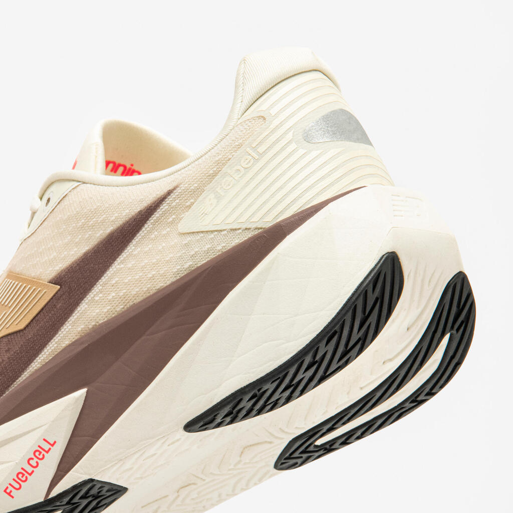 Ženski copati za tek New Balance Fuelcell Rebel V5 - beli