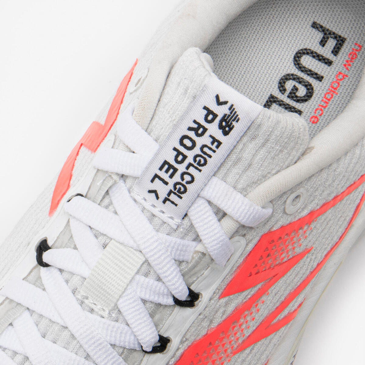 Chaussures de running Femme, New Balance Fuelcell Propel V5 blanches