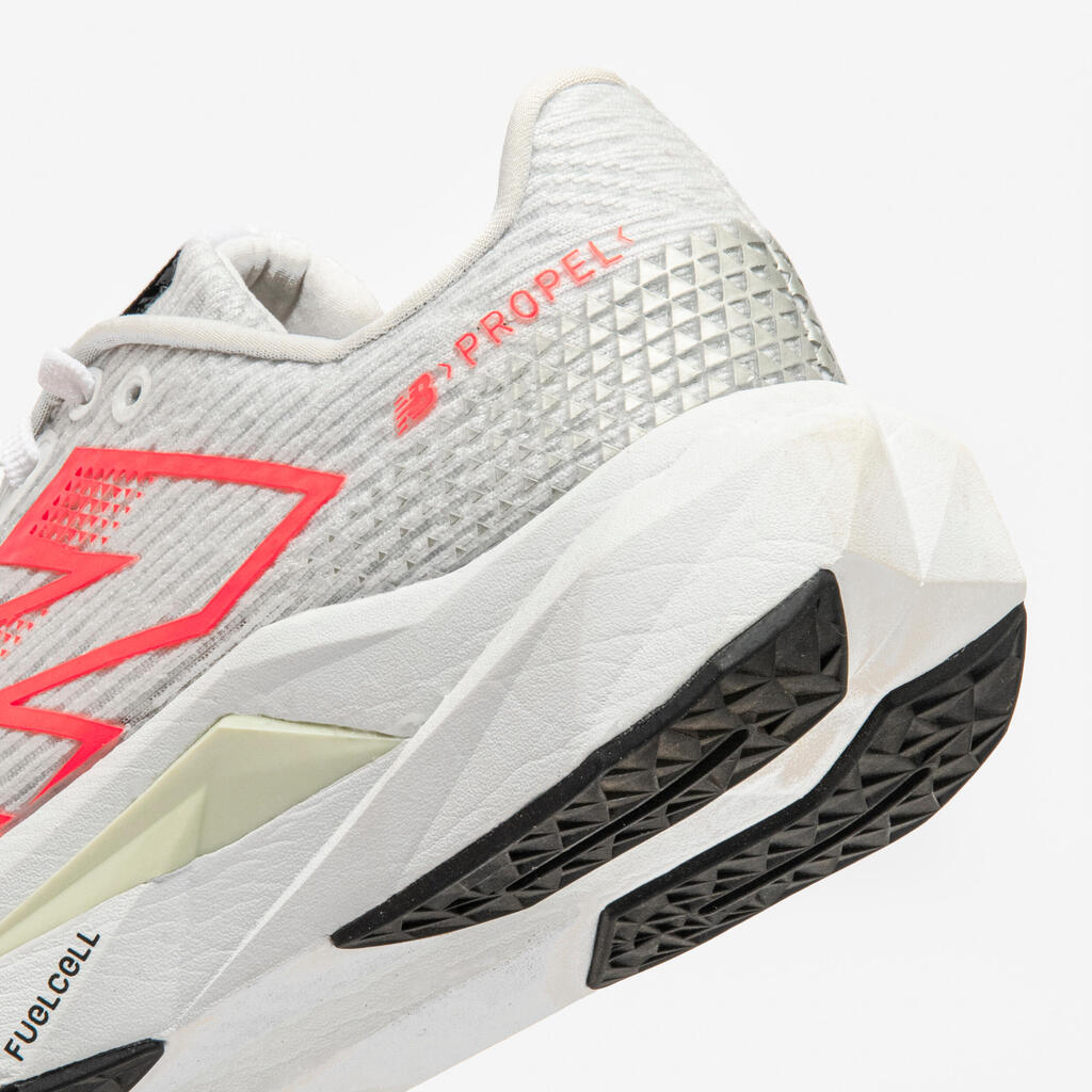 Ženski tekaški copati, New Balance Fuelcell Propel V5 - beli