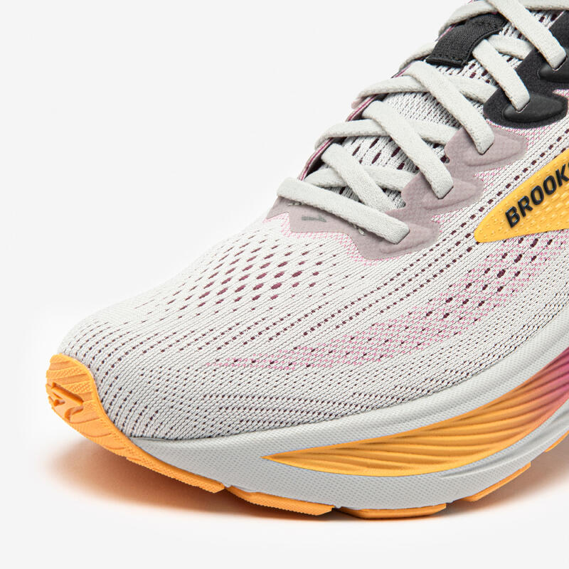 Chaussure de running femme, Brooks Ghost 17  vertes et roses.