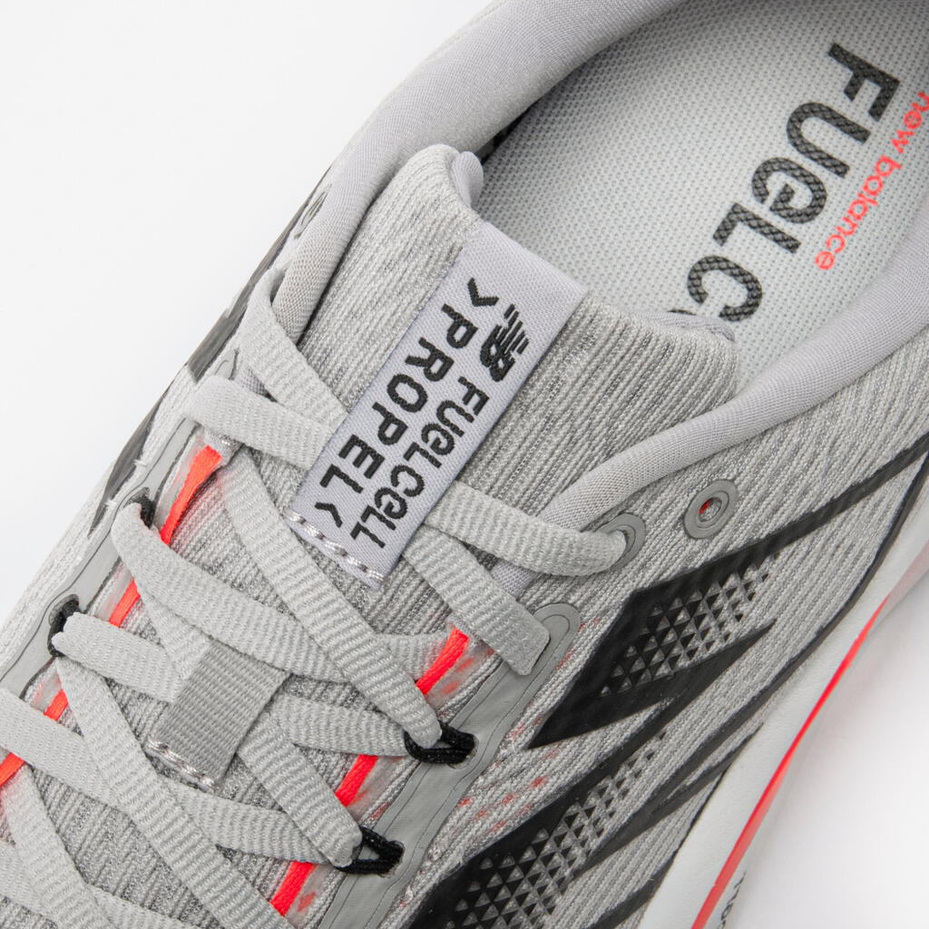 Moški tekaški copati, New balance Fuelcell Propel v5 sivi