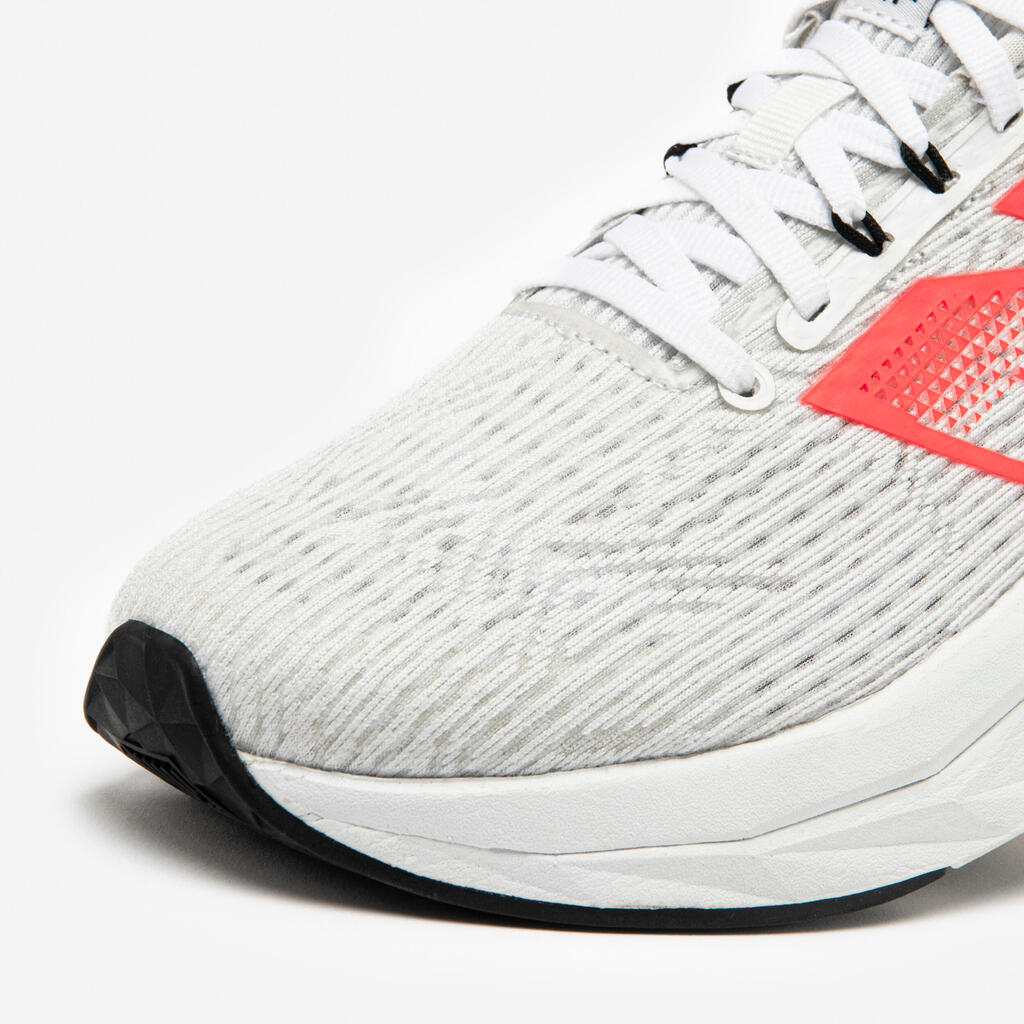 Ženski tekaški copati, New Balance Fuelcell Propel V5 - beli