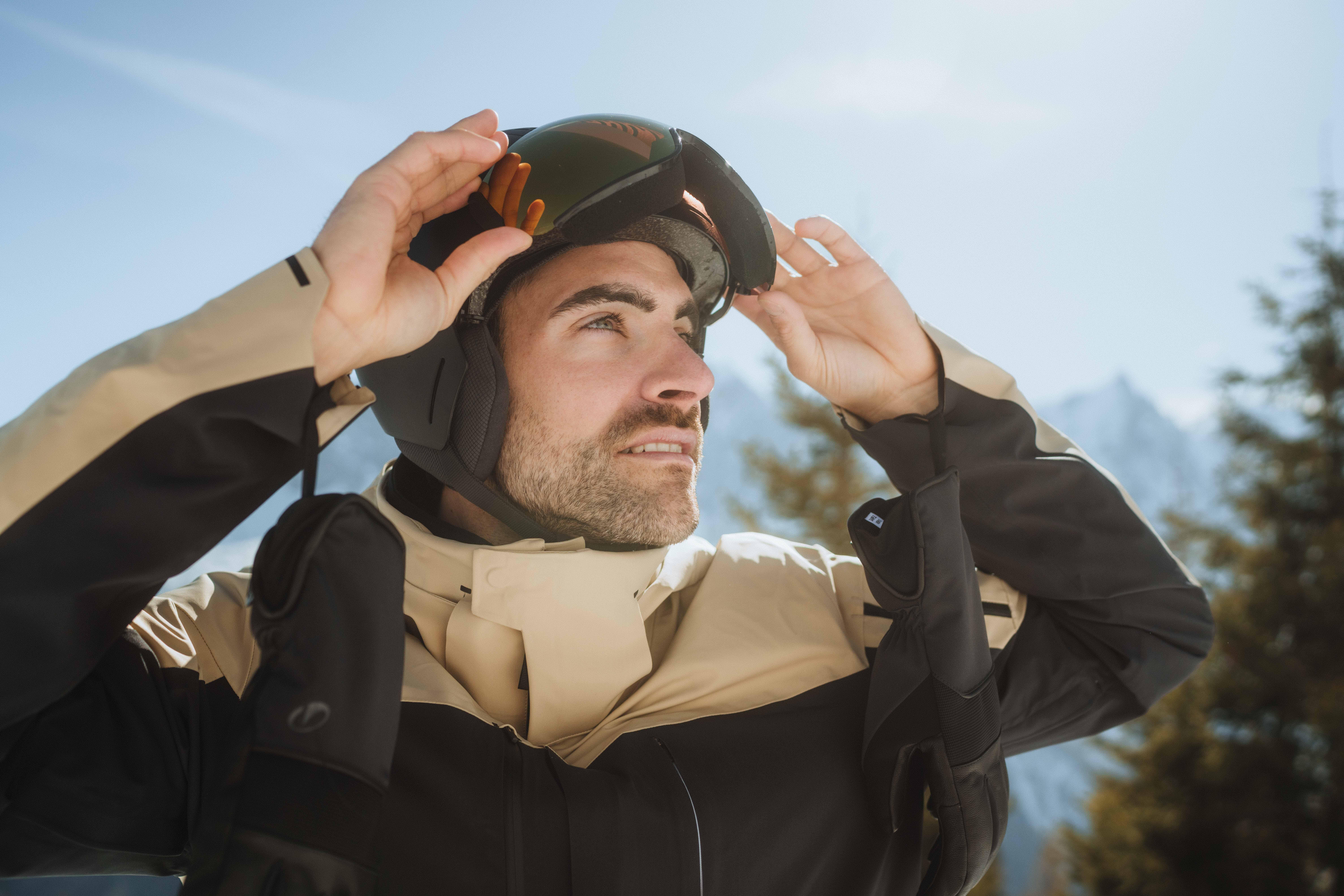 Skihelmen en skibrillen bij Decathlon Den Haag