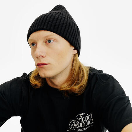 Шапка чорна