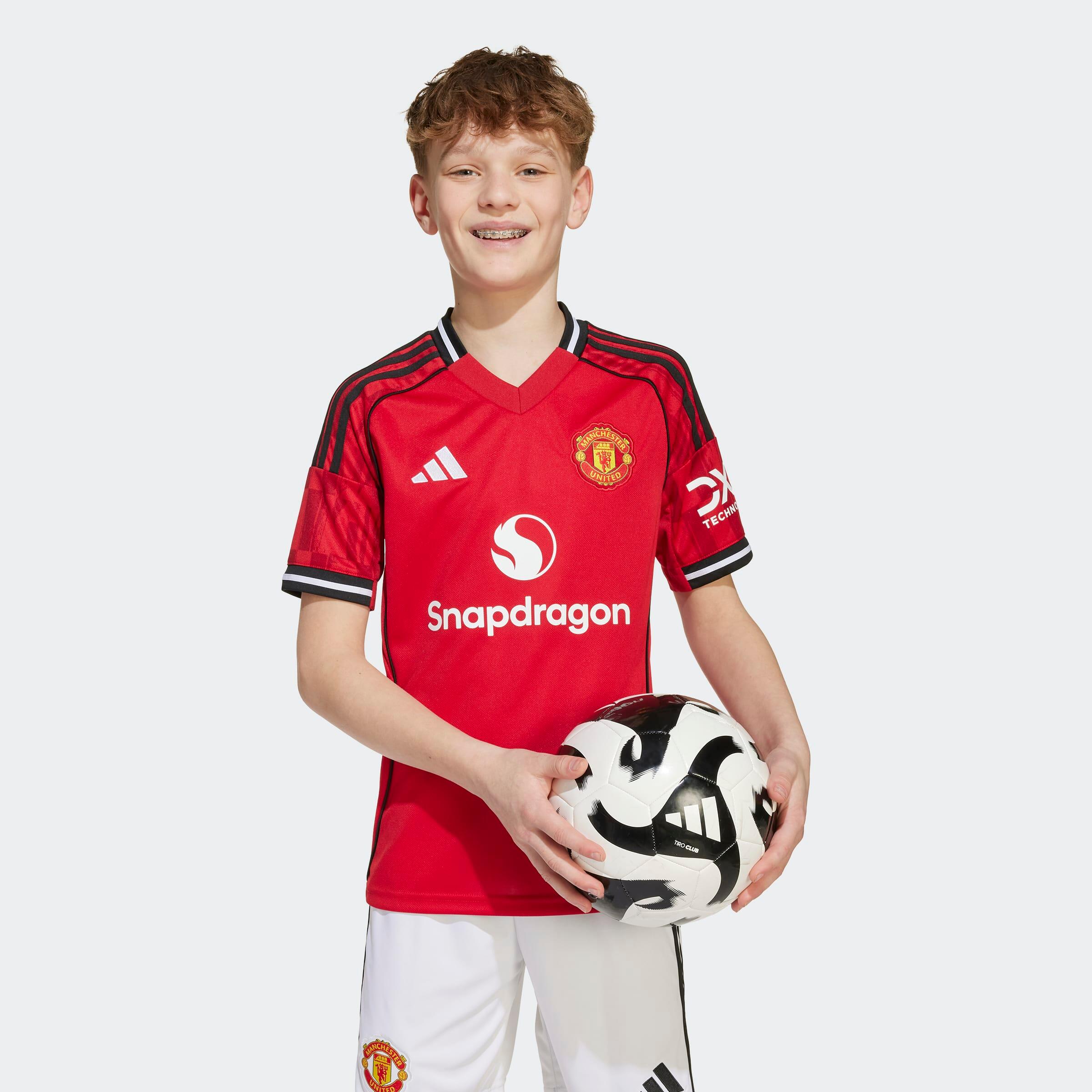 ADIDAS ADIDAS Manchester United 25/26 detský domáci futbalový dres 11-12 r (152 cm) · záber 4