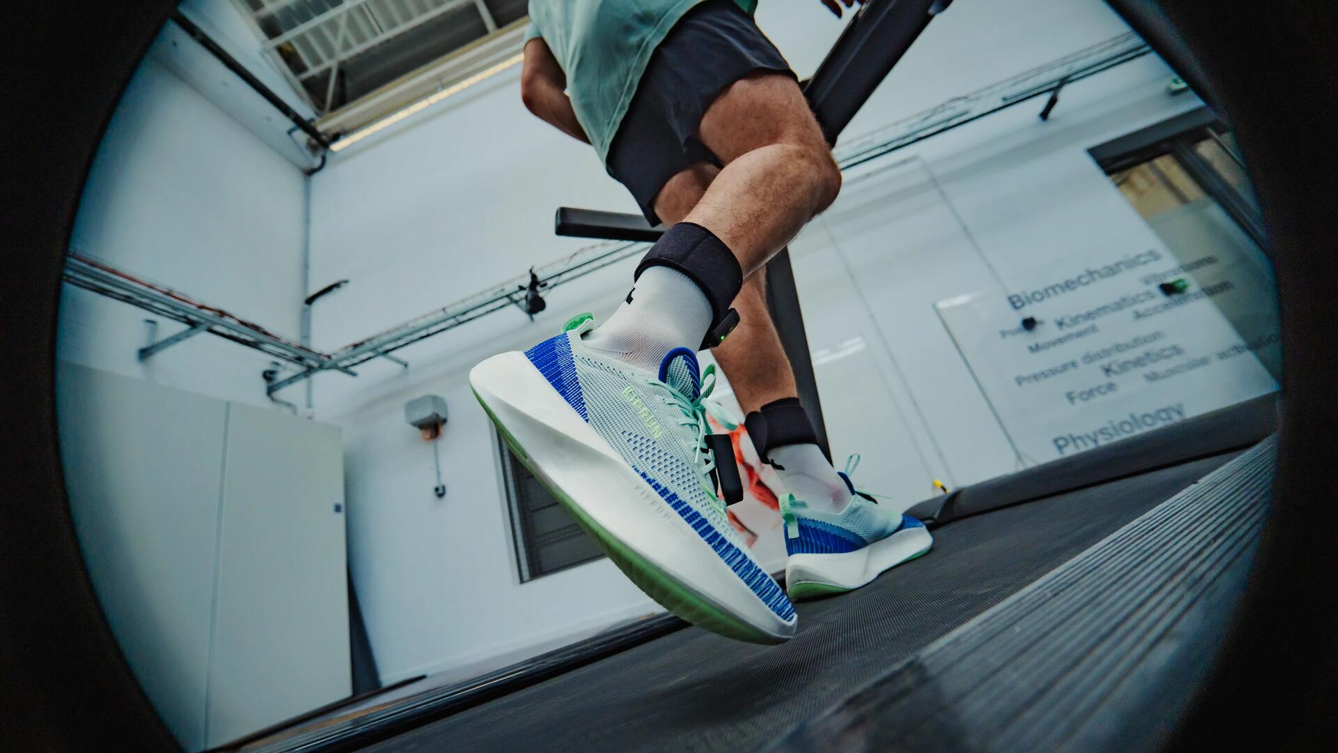 Deux personnes qui courent côte à côte