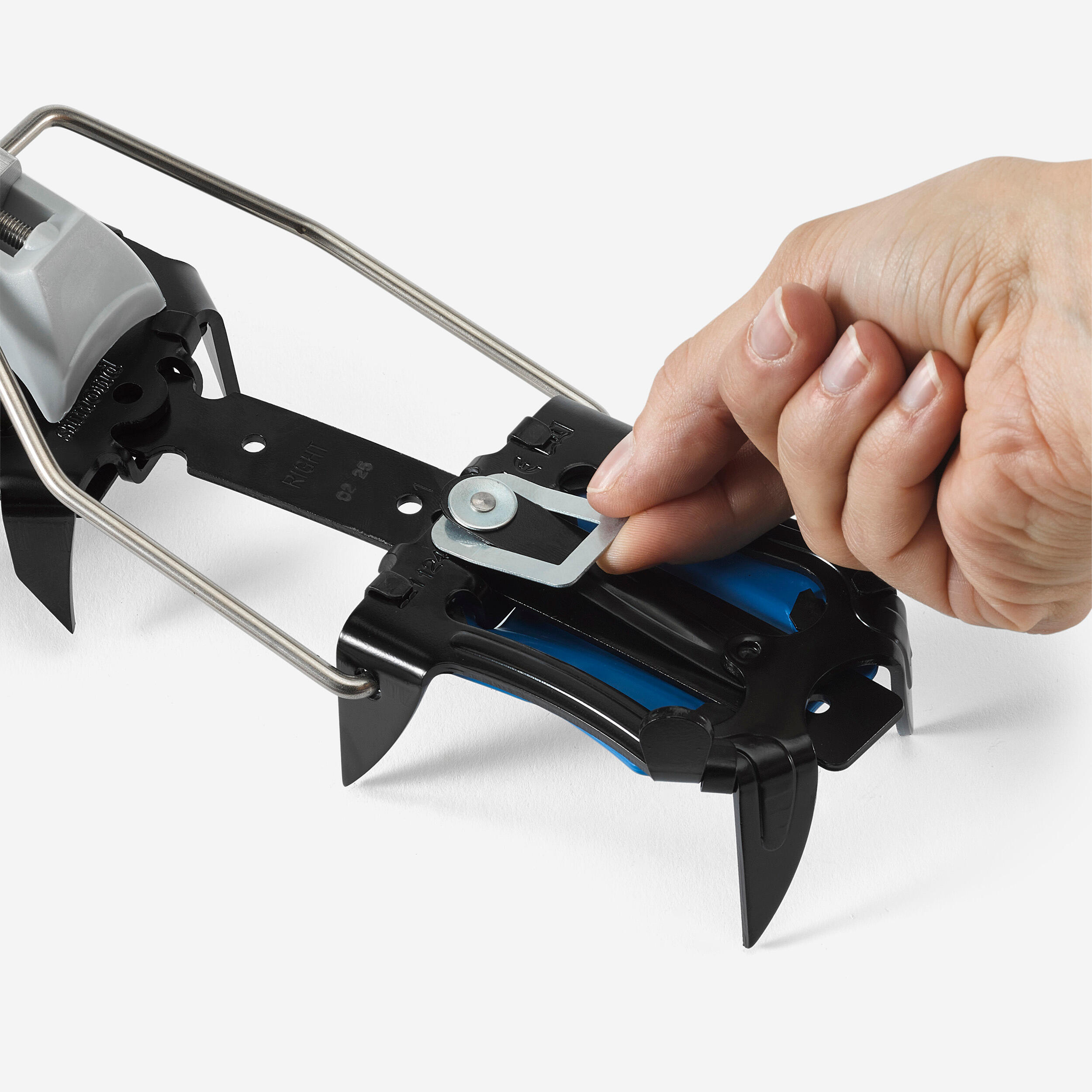 Single-point mountaineering CRAMPONS - AUTOMATIC MONOCEROS