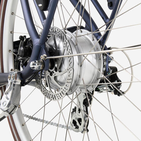 Велосипед міський електричний Elops 900 з високою рамою темно-синій