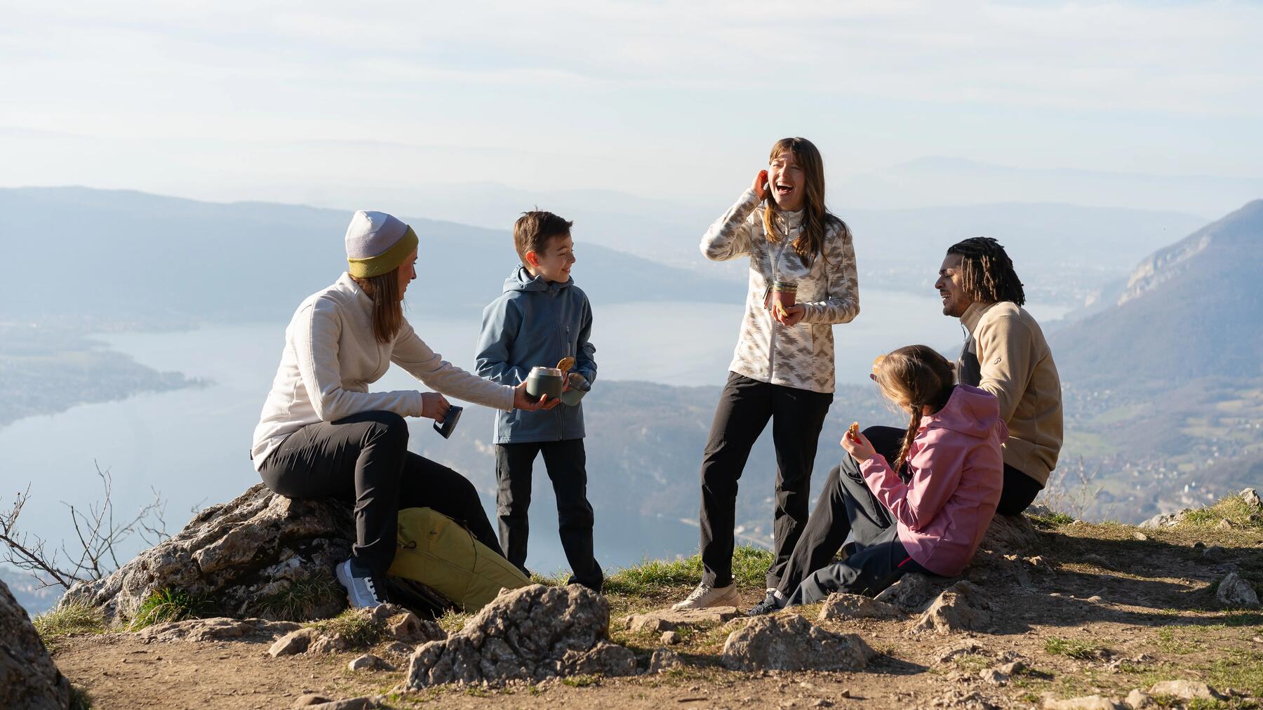 Randonnée printanière : comment bien s'équiper?