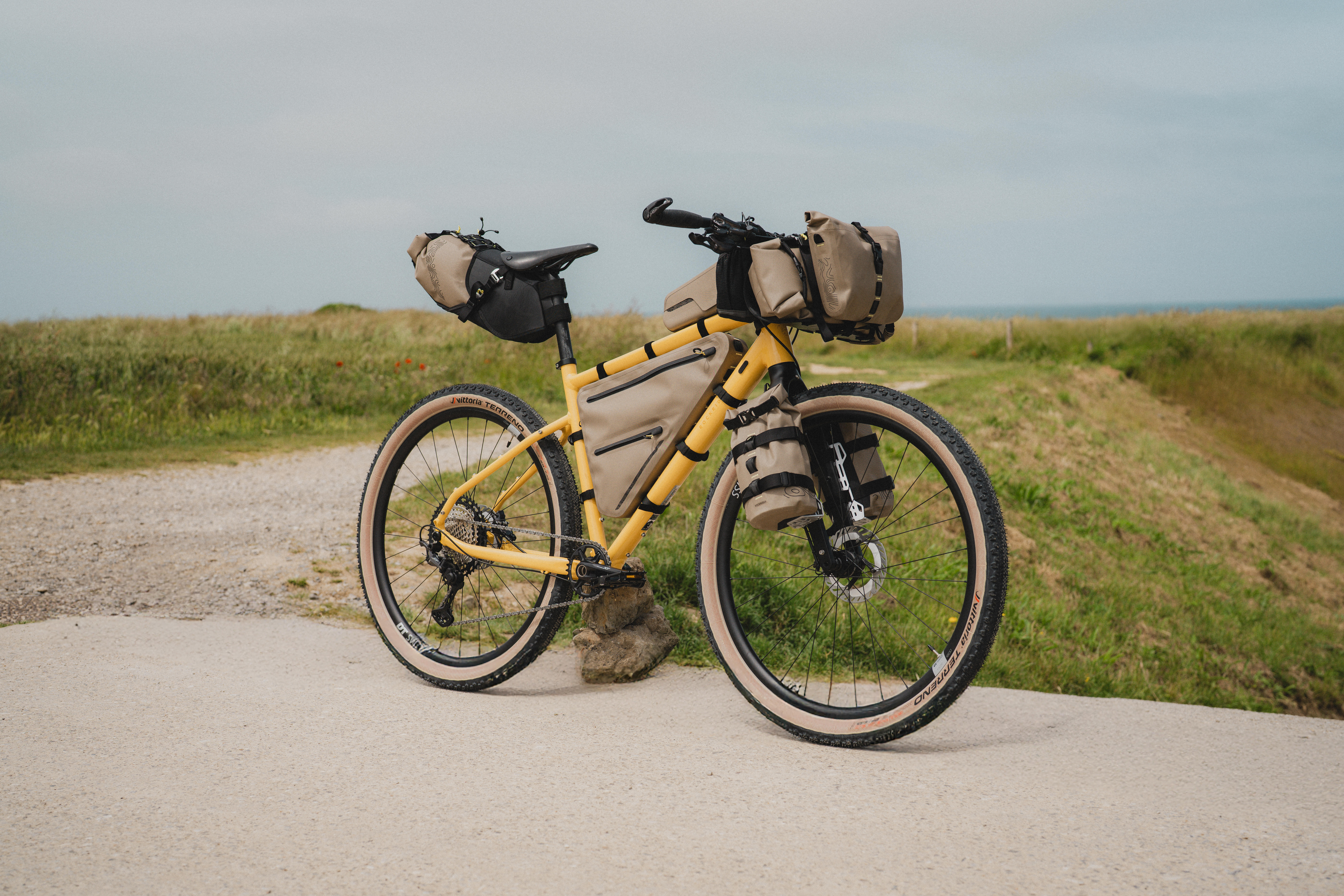 Bikepacking Handlebar Harness - ADVT 900 - ROCKRIDER