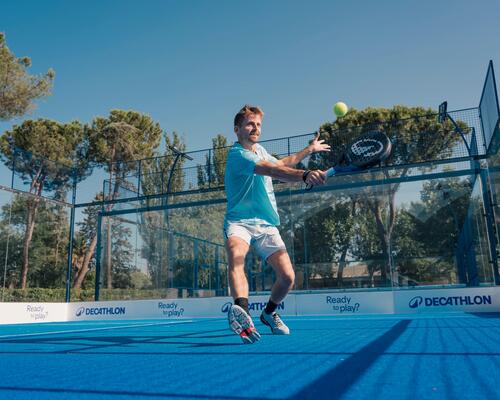CUM SĂ ALEGEȚI MINGEA PENTRU PADEL ?