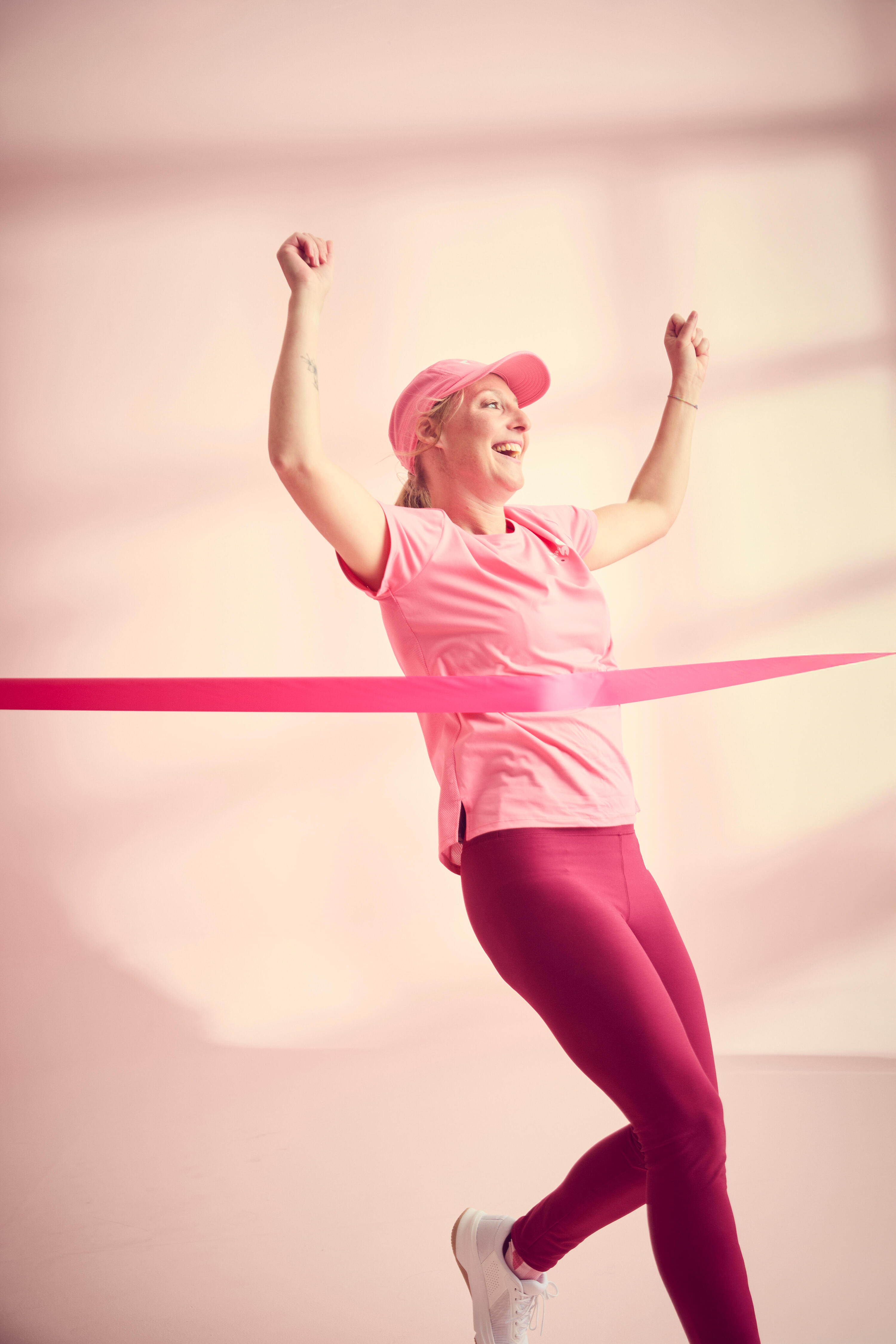 Cappellino running adulto edizione limitata "Bougeons en rose" 4/4