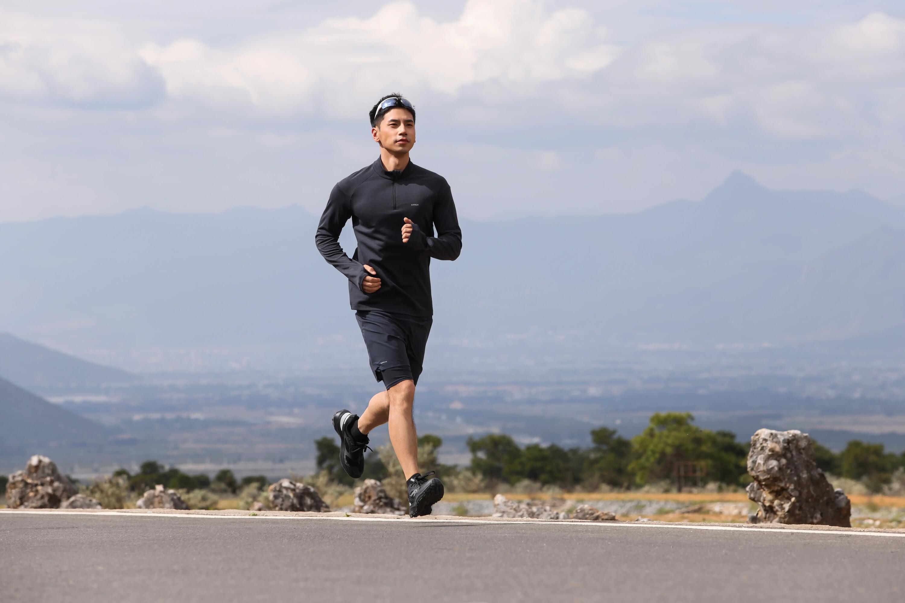 Camisola Meio-Fecho Quente e Respirável Kiprun Run 100 Homem Preto 9/12