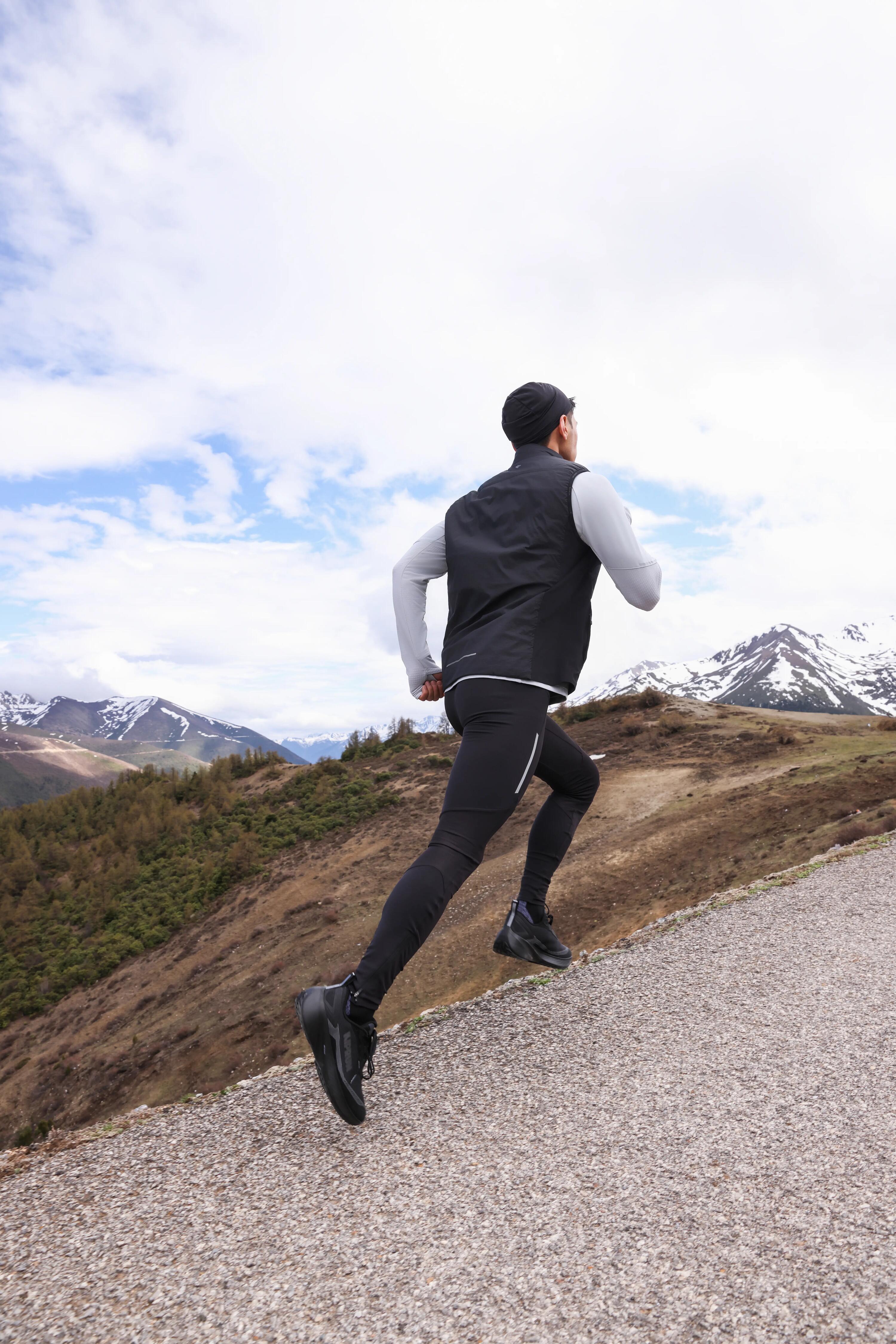 Scarpe running uomo KIPCORE WR idrorepellenti nere 19/20