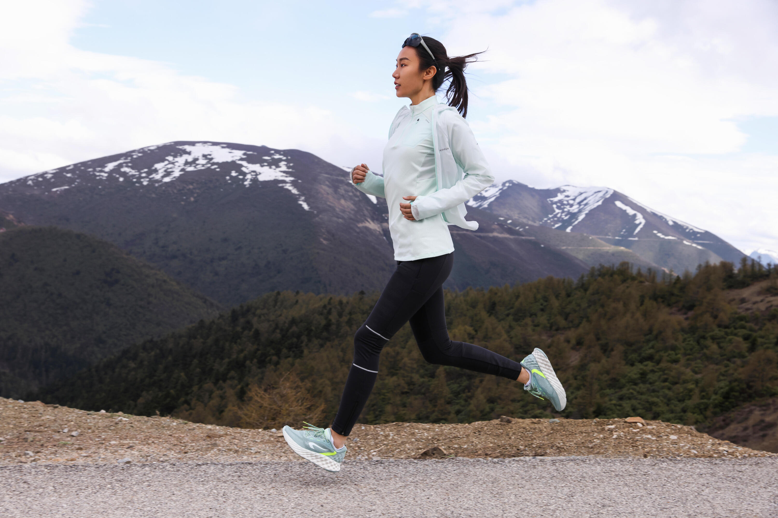 Veste coupe-vent de running & trail running Femme - KIPRUN Run 900 Wind Vert 16/21