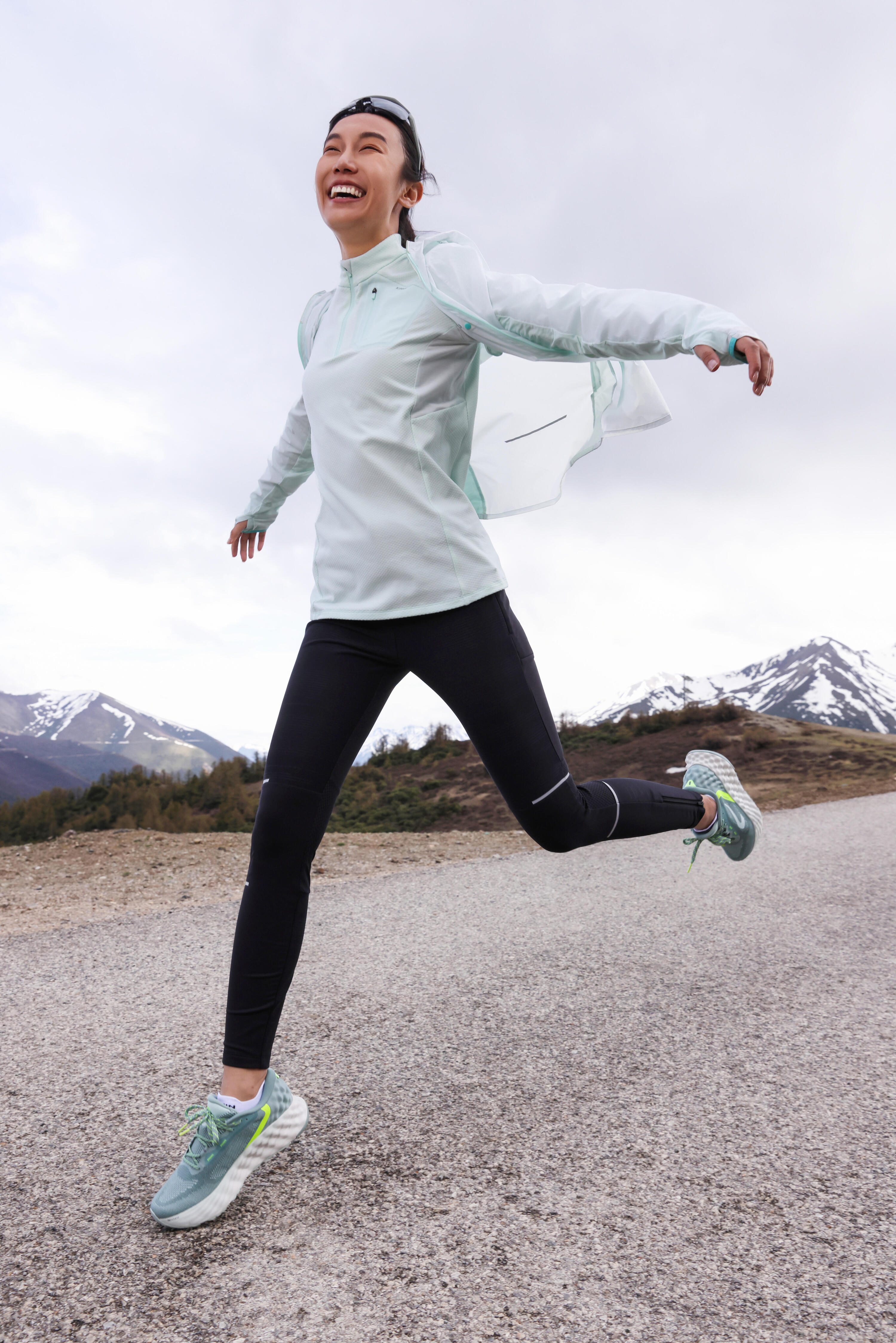 Veste coupe-vent de running & trail running Femme - KIPRUN Run 900 Wind Vert 15/21