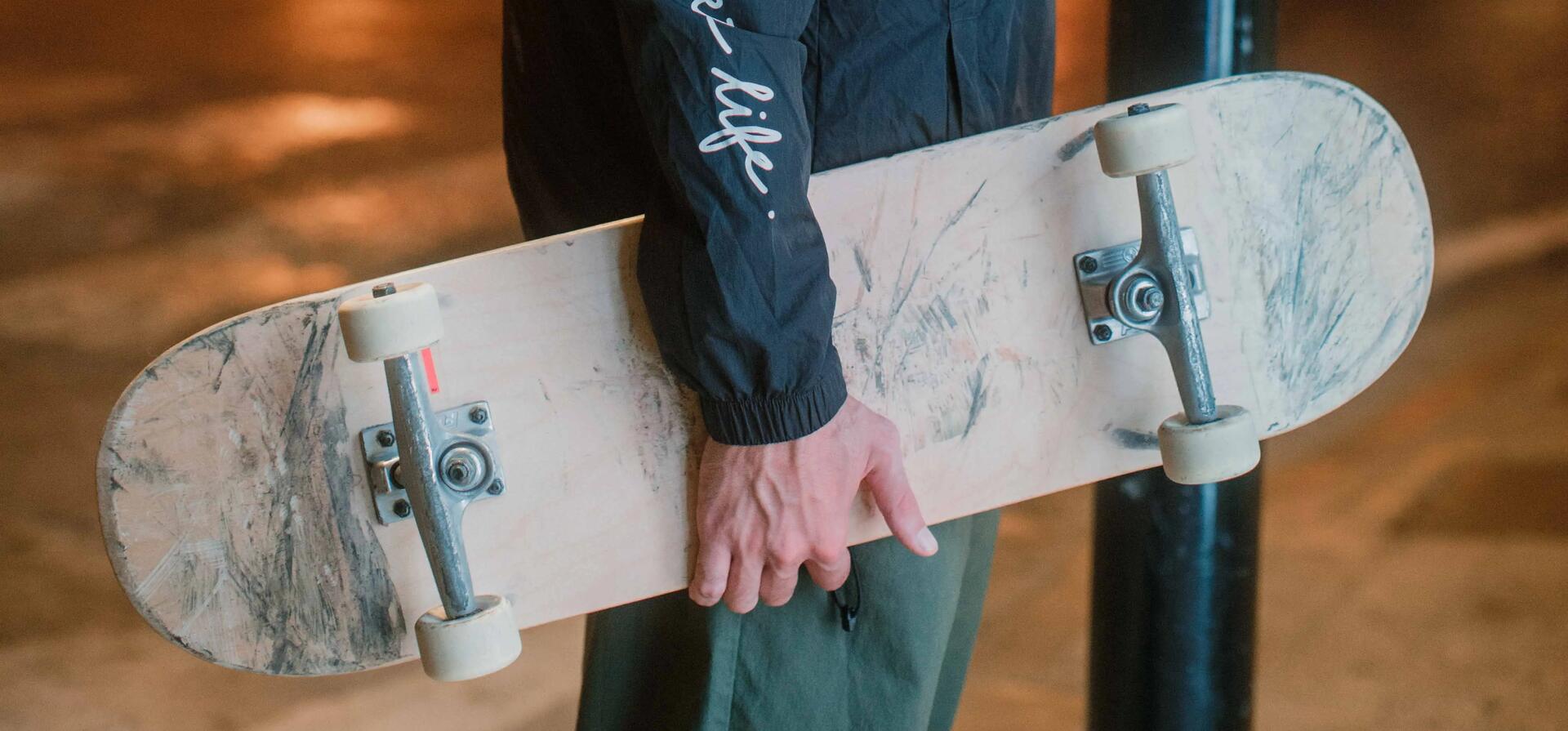 planche skateboard freeestyle usée