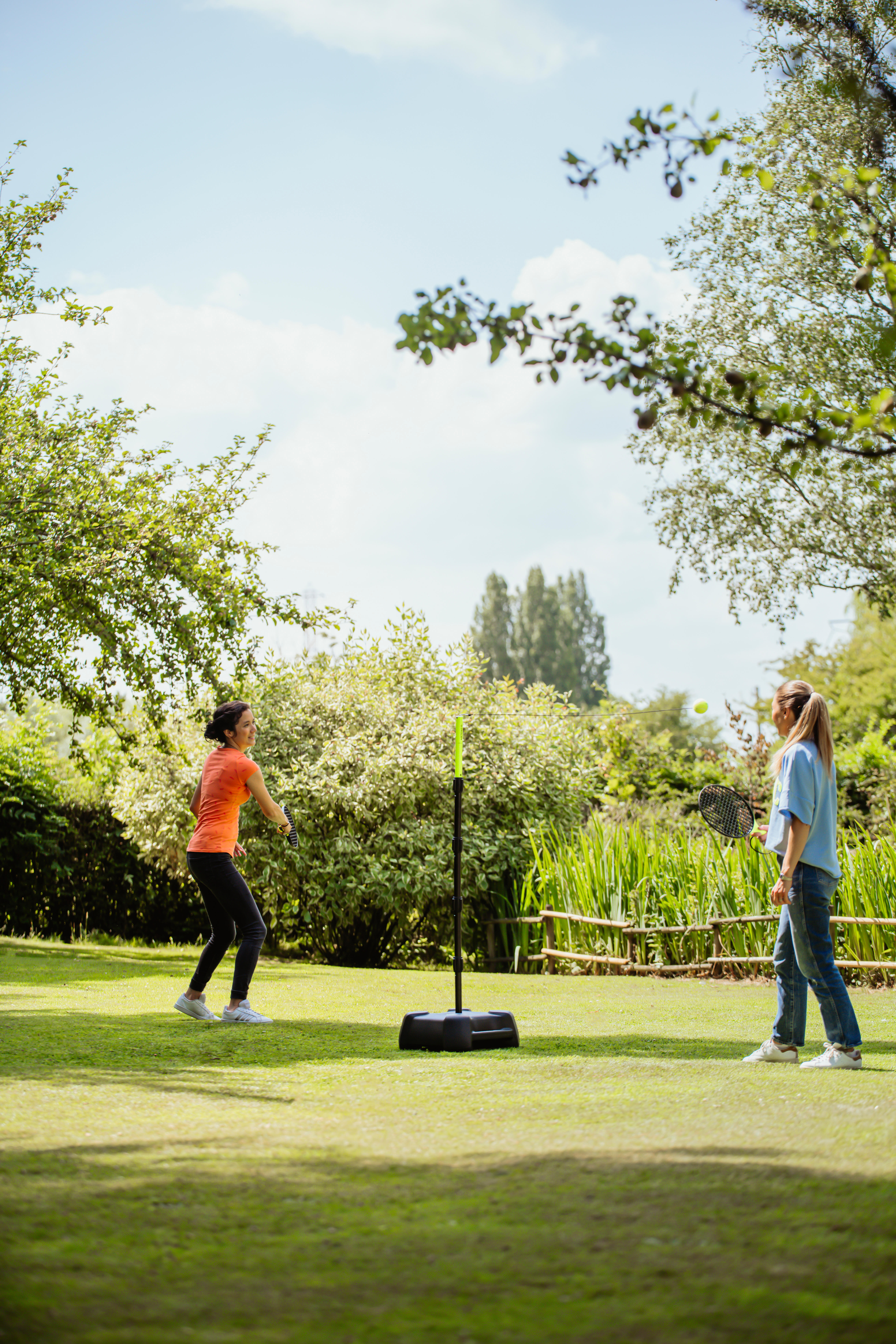Tetherball Set (1 post, 2 rackets, and 1 ball), Turnball Strong - ARTENGO
