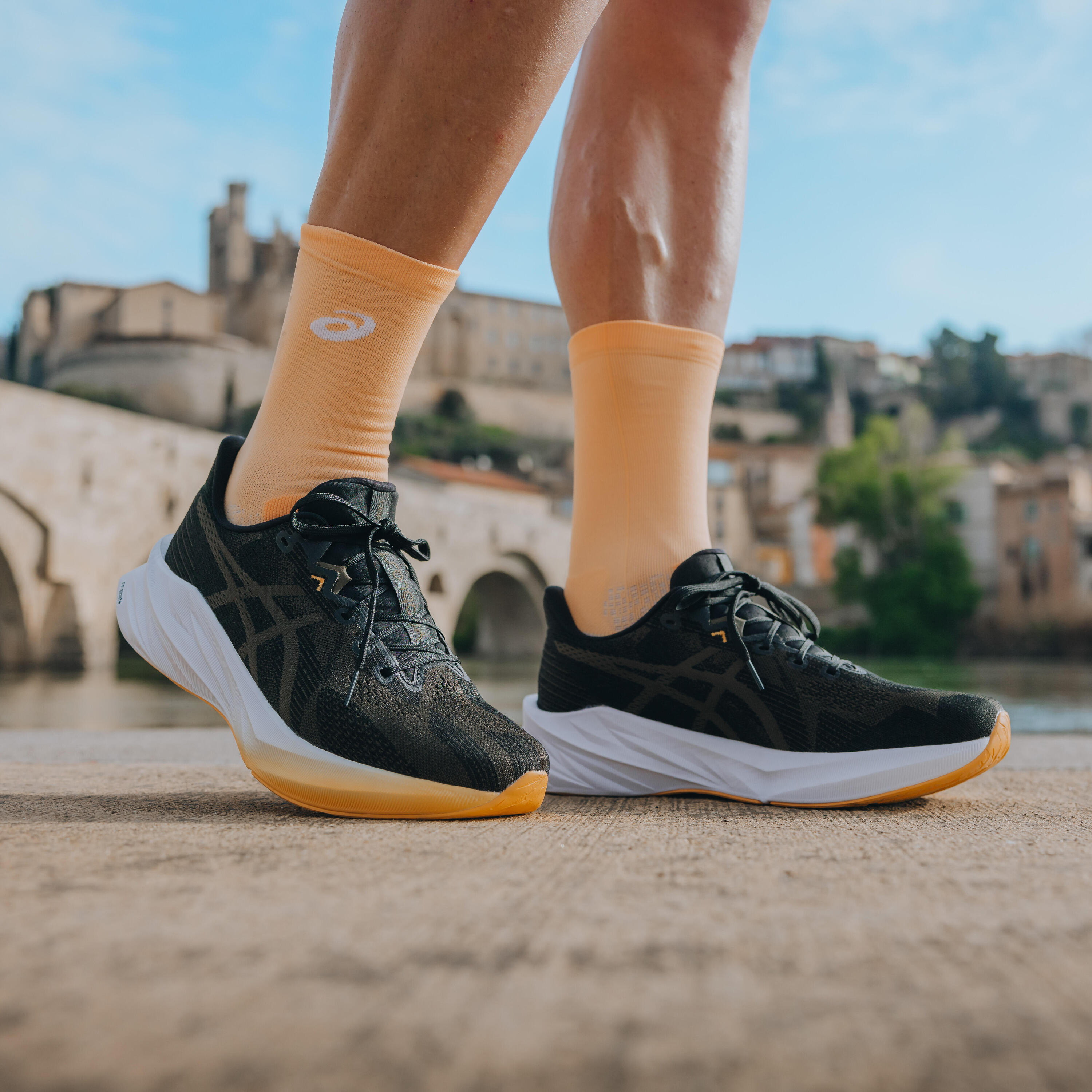 Zapatillas de running hombre, Asics DYNABLAST negro y blanco