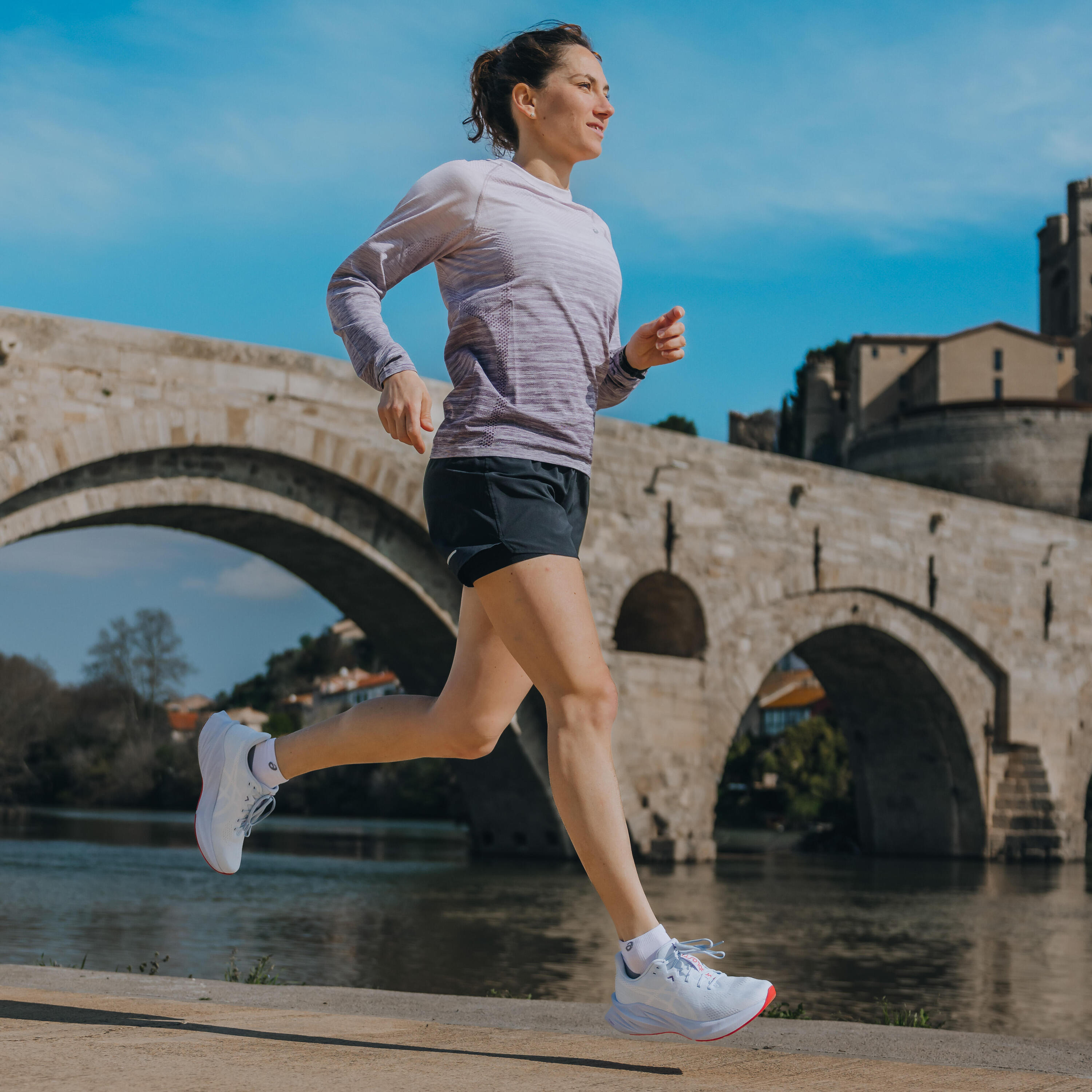 Chaussures de running femme, Asics Dynablast lavandes et blanches 8/10