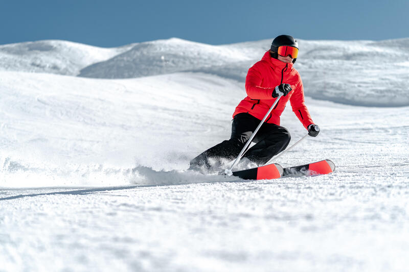 Ski alpin : le guide complet pour choisir la taille de vos skis et bâtons