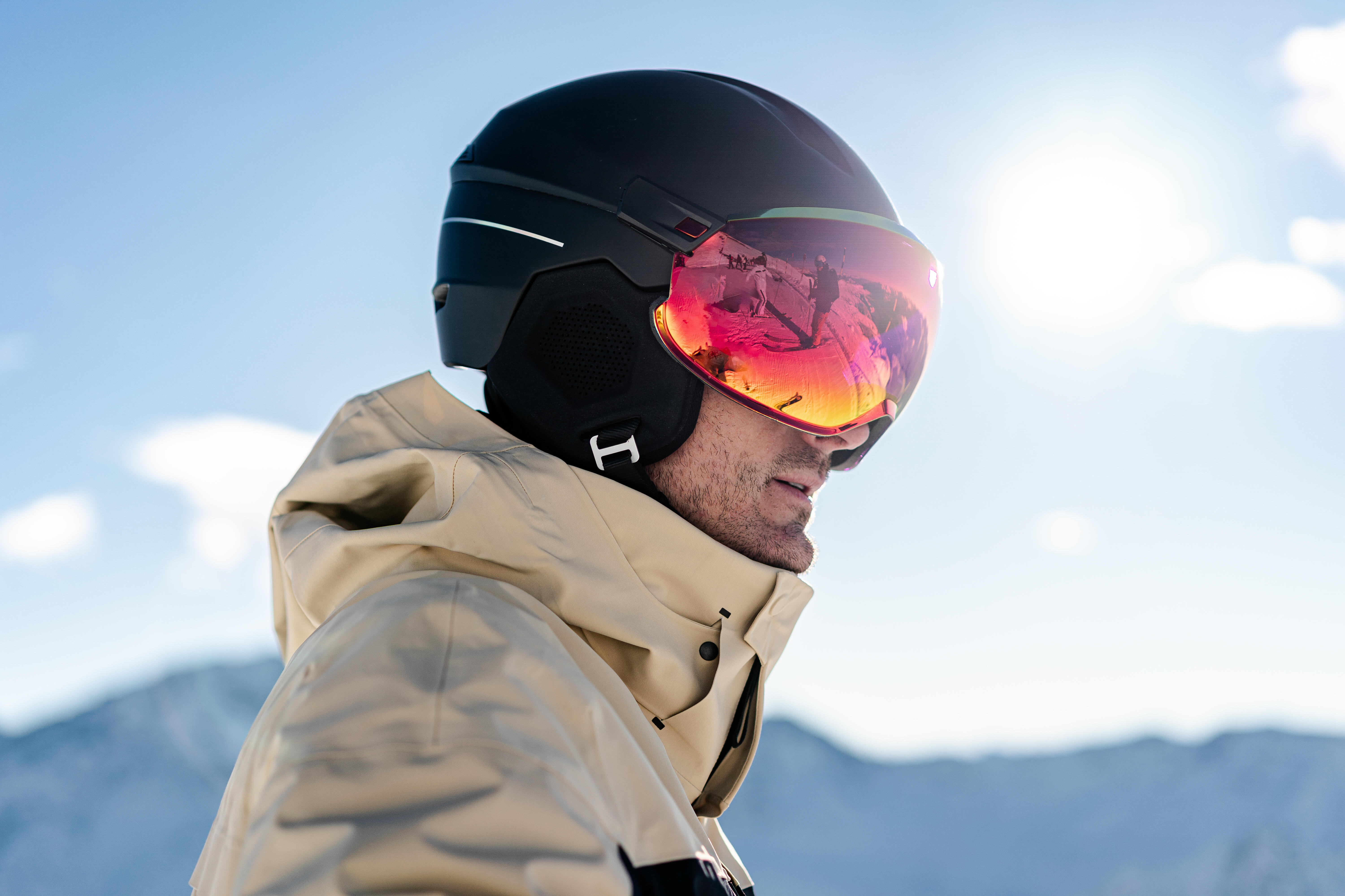 Einleitungsbild Skihelm mit Visier