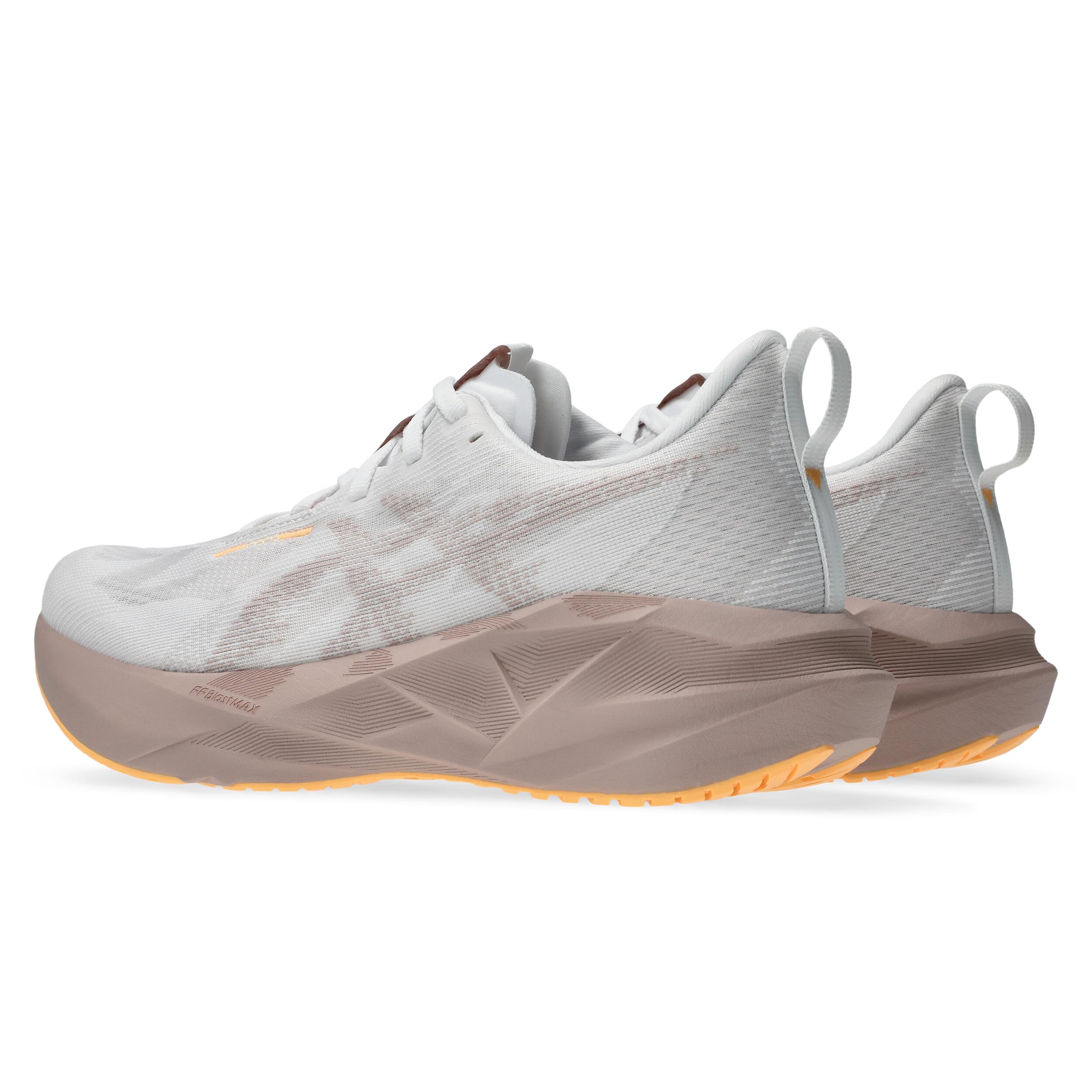 Laufschuhe Damen Asics - Novablast 5 weiß/bordeaux 4/7