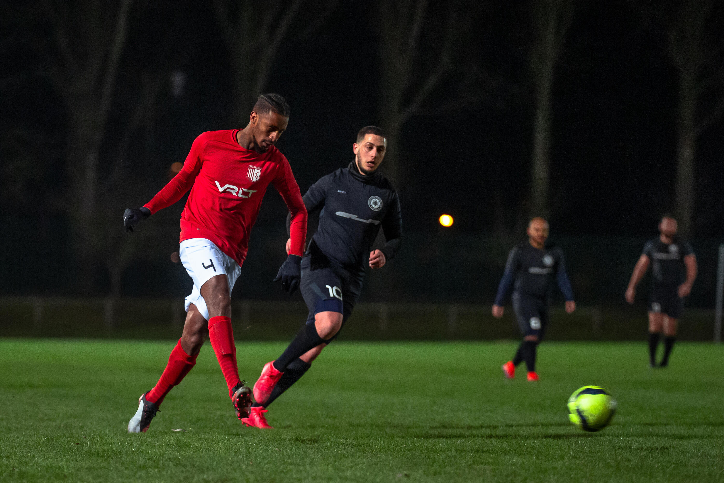 Soccer Long-Sleeved Seamless Thermal Base Layer Top, Keepdry 11/18