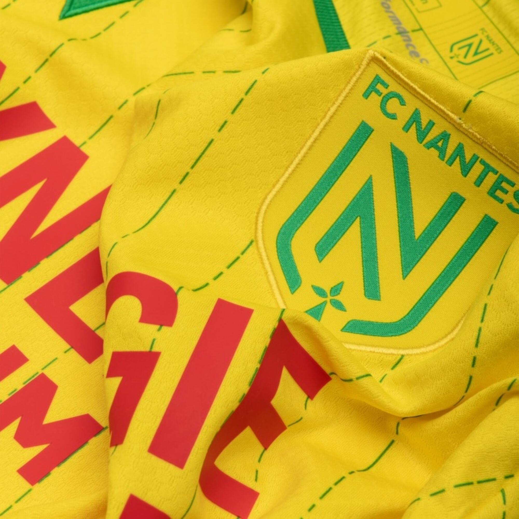 MAILLOT DE FOOTBALL REPLICA SUPPORTER FC NANTES ENFANT DOMICILE 25/26 JAUNE VERT 4/7