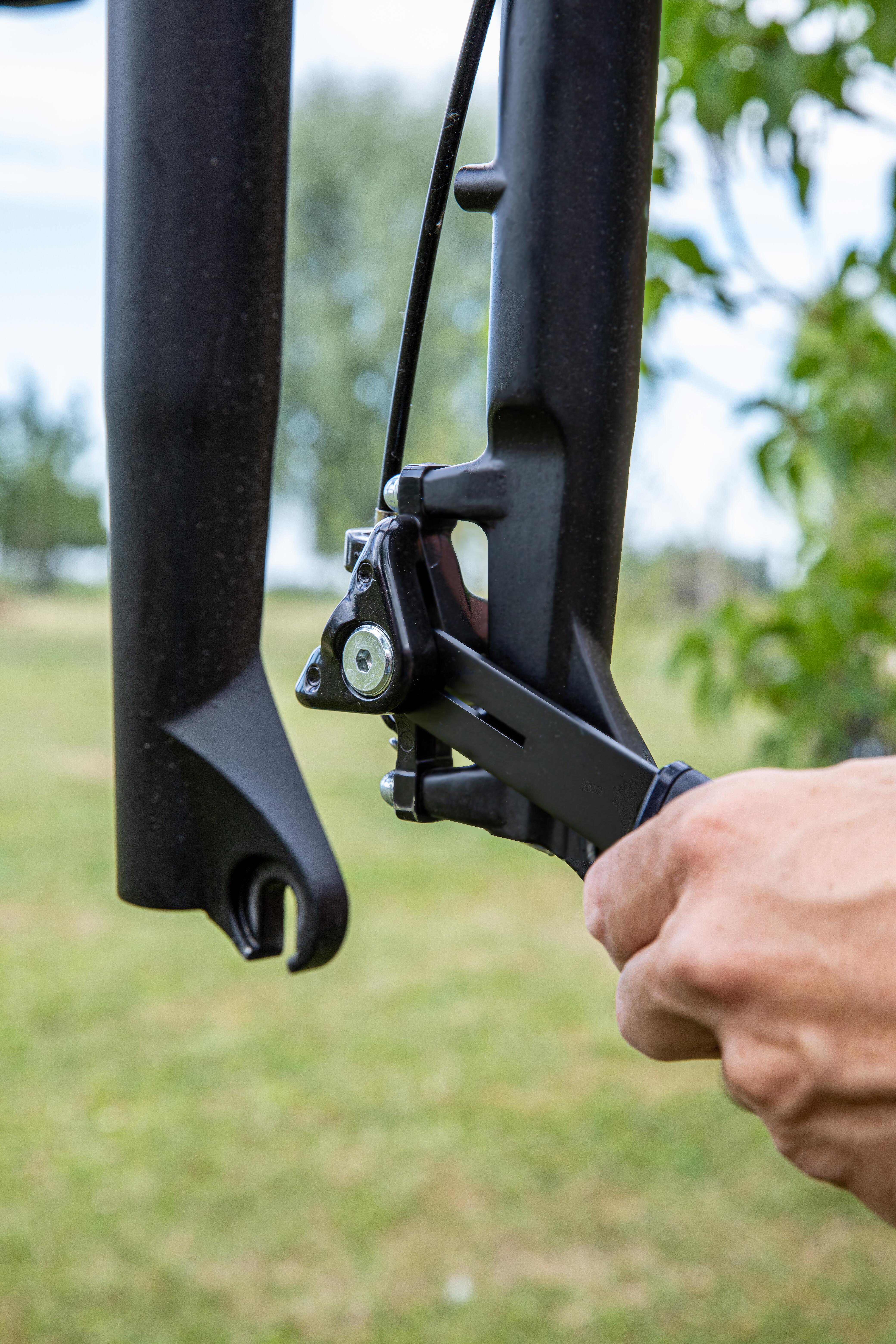 2-in-1 Disc Brake Tool - DECATHLON