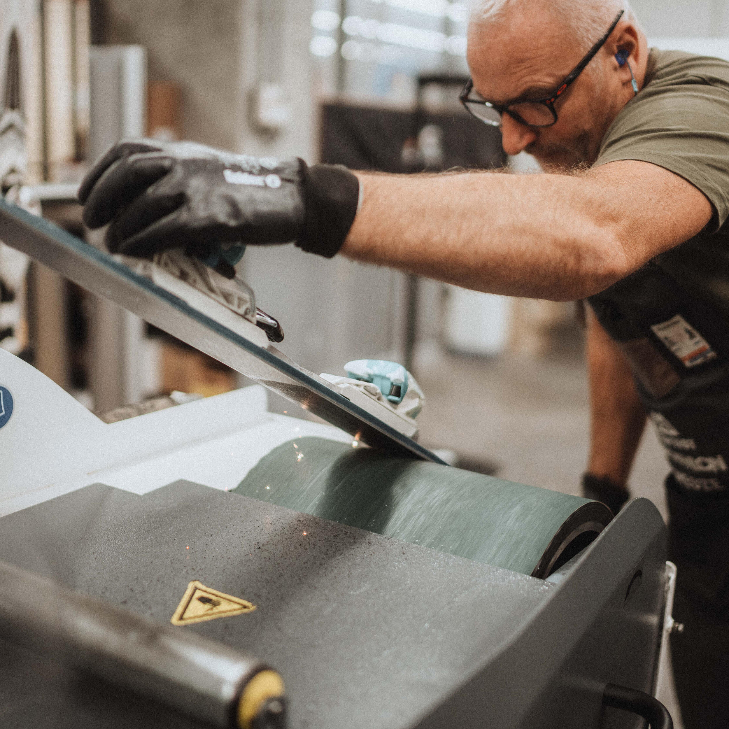 WORKSHOP Ski - kleiner Service (Bandschliff, Kantenschliff, Heißwachsen)