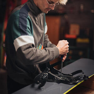 MONTAJE, DESPLAZAMIENTO O CAMBIO DE FIJACIONES DE SNOWBOARD