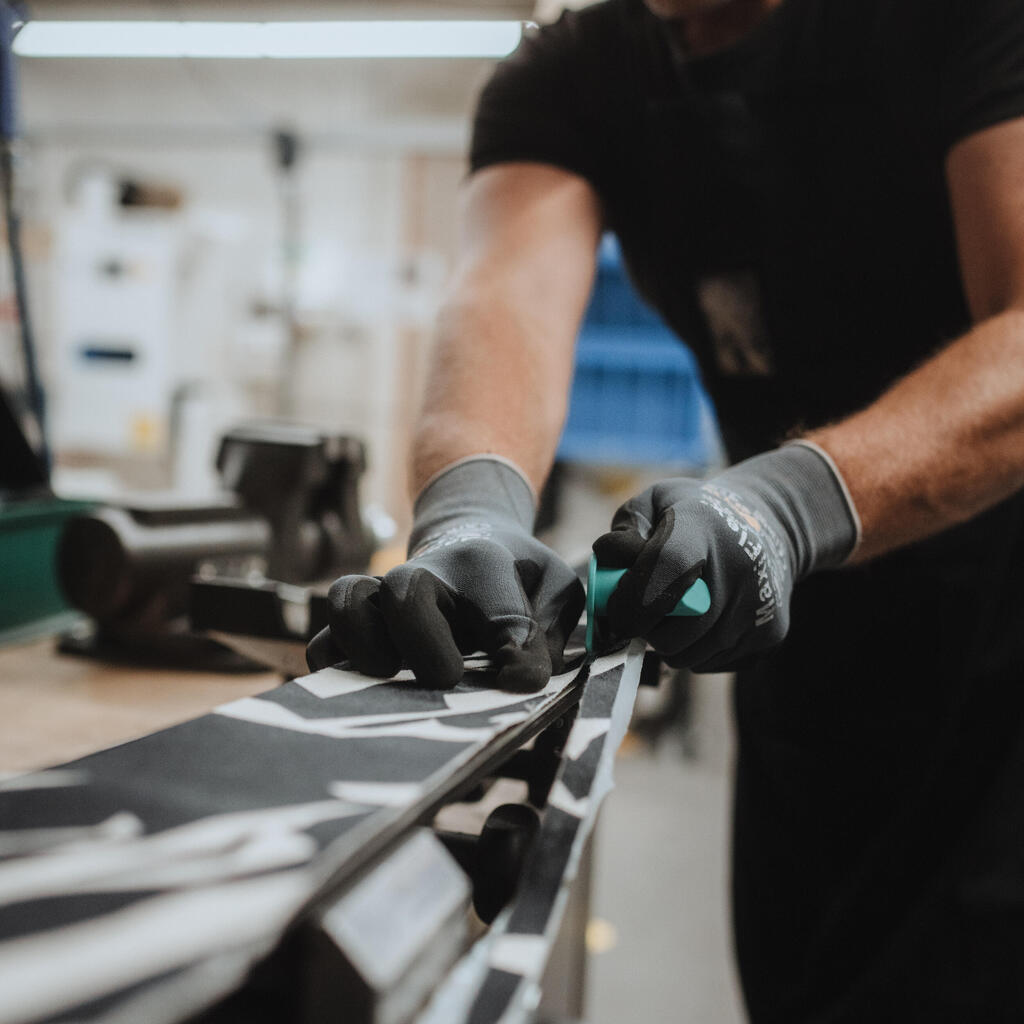 CUTTING AND ADJUSTMENT OF TOURING SKI AND SPLITBOARD SKINS