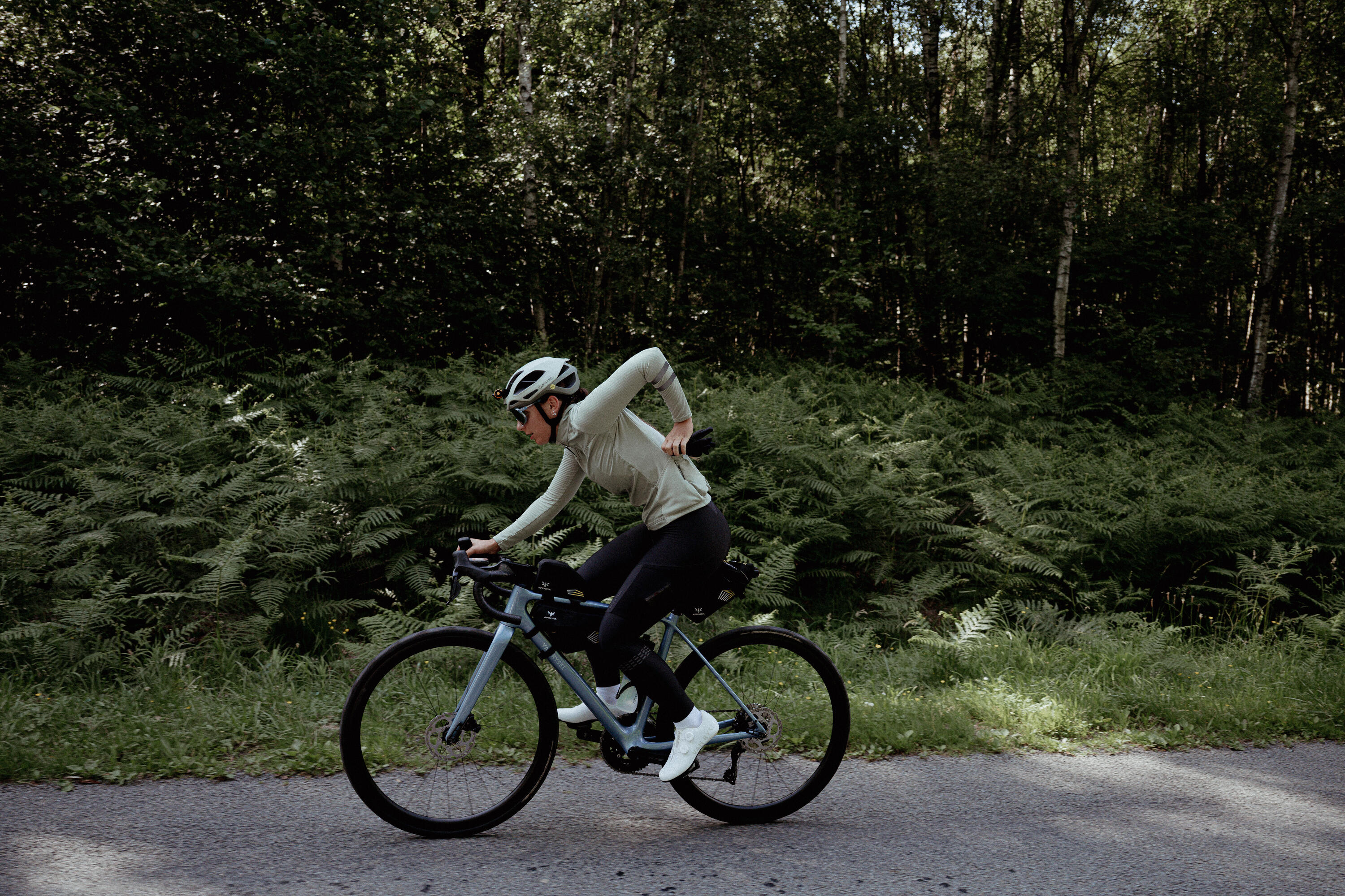 Ausdauer-Rennvelo, Shimano 105 Di2, EDR CF Ultra hellblau 14/16