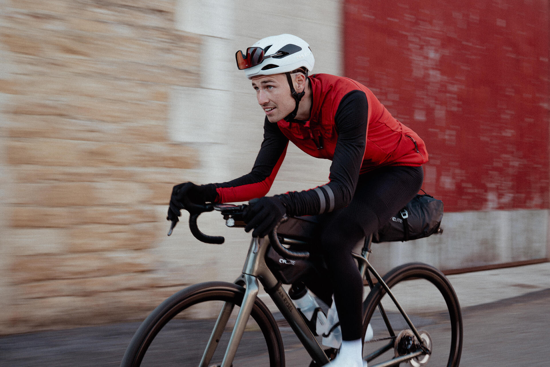 Helm Sepeda Road Bike FCR 920 Aero Putih