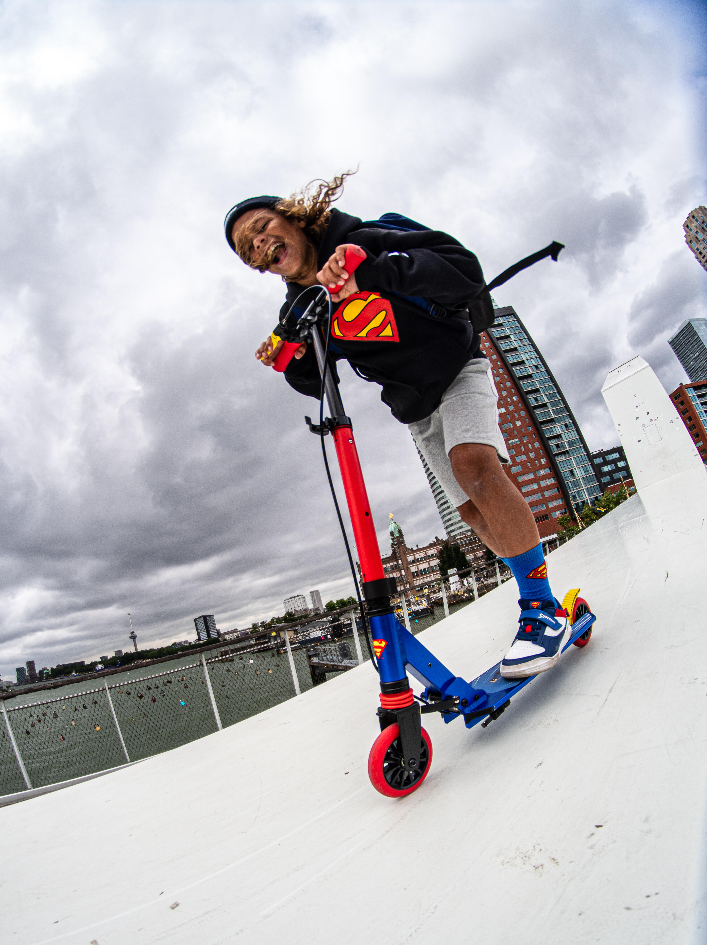 Patinete Ajustable Scooter Niños Oxelo MID5 Superman con freno en manillar 14/14