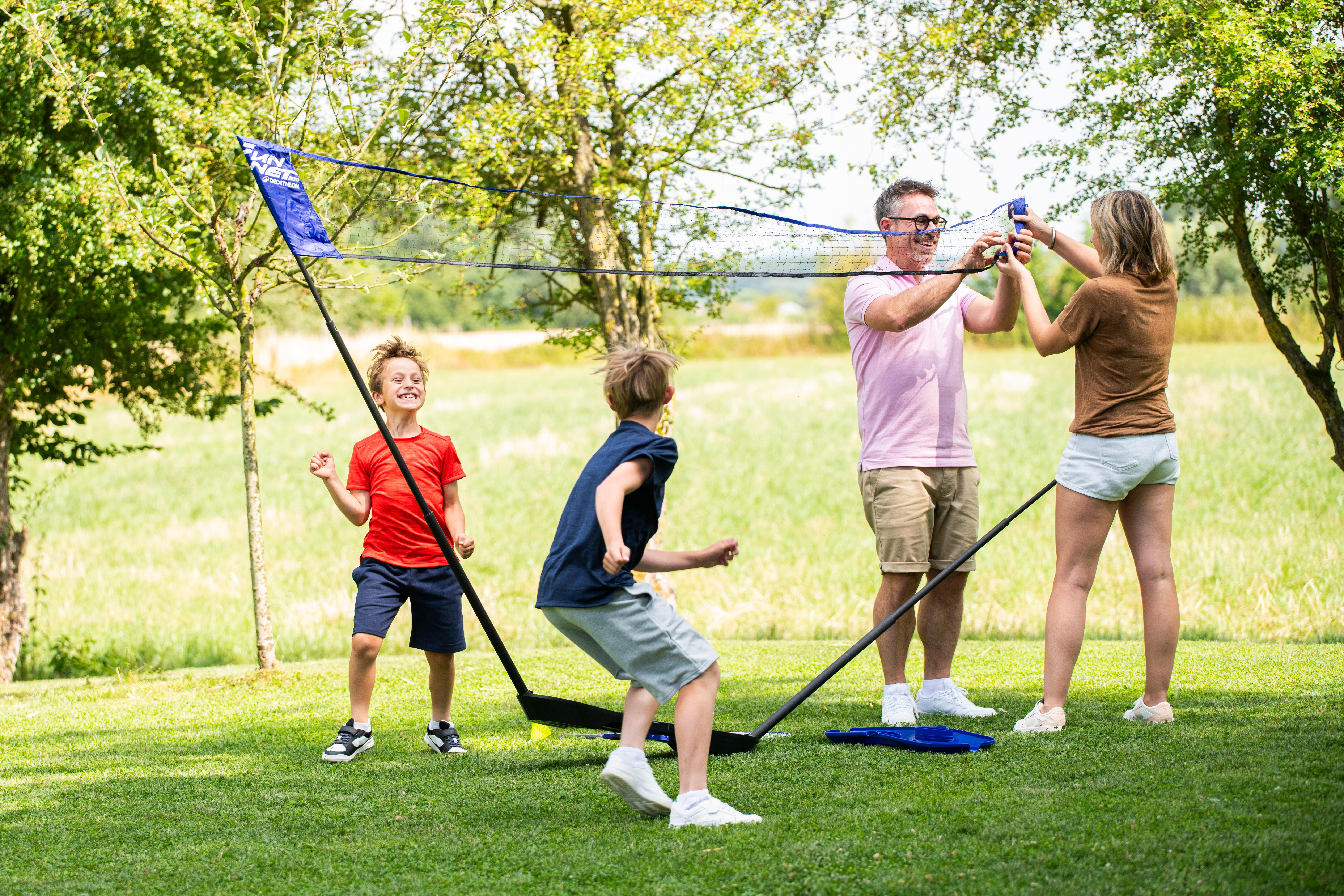 Badminton Set with 2 Rackets, 2 Shuttles and 1 Net - DECATHLON