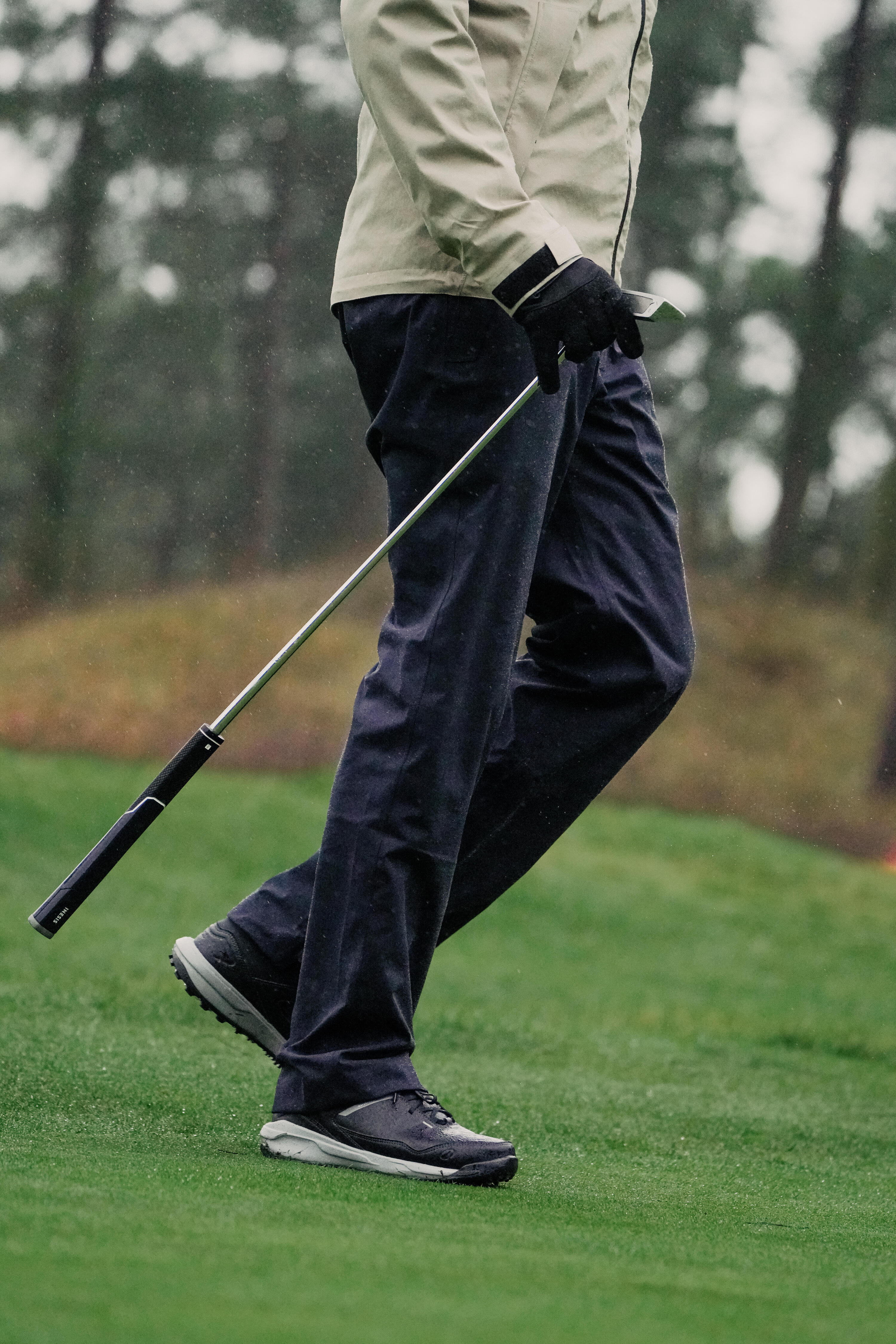 Wasserdichte Golf-Regenhose Herren, RW500 marineblau 10/13