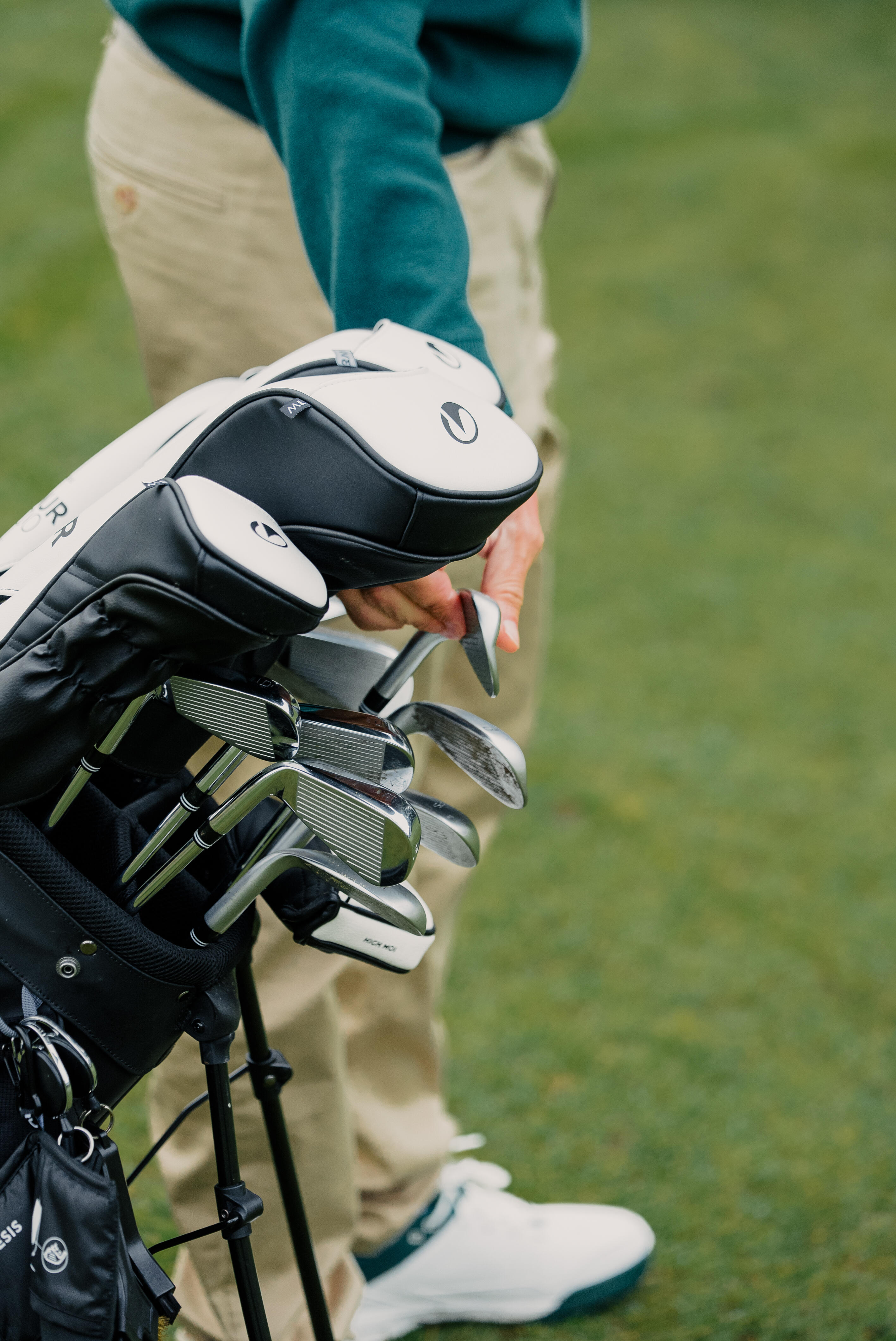 Right-Handed Golf Driver Medium Speed/Reg, Tour 900 - INESIS