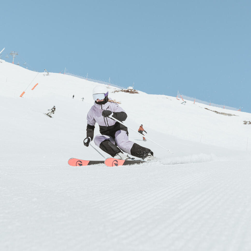 Ženska na smučarski progi