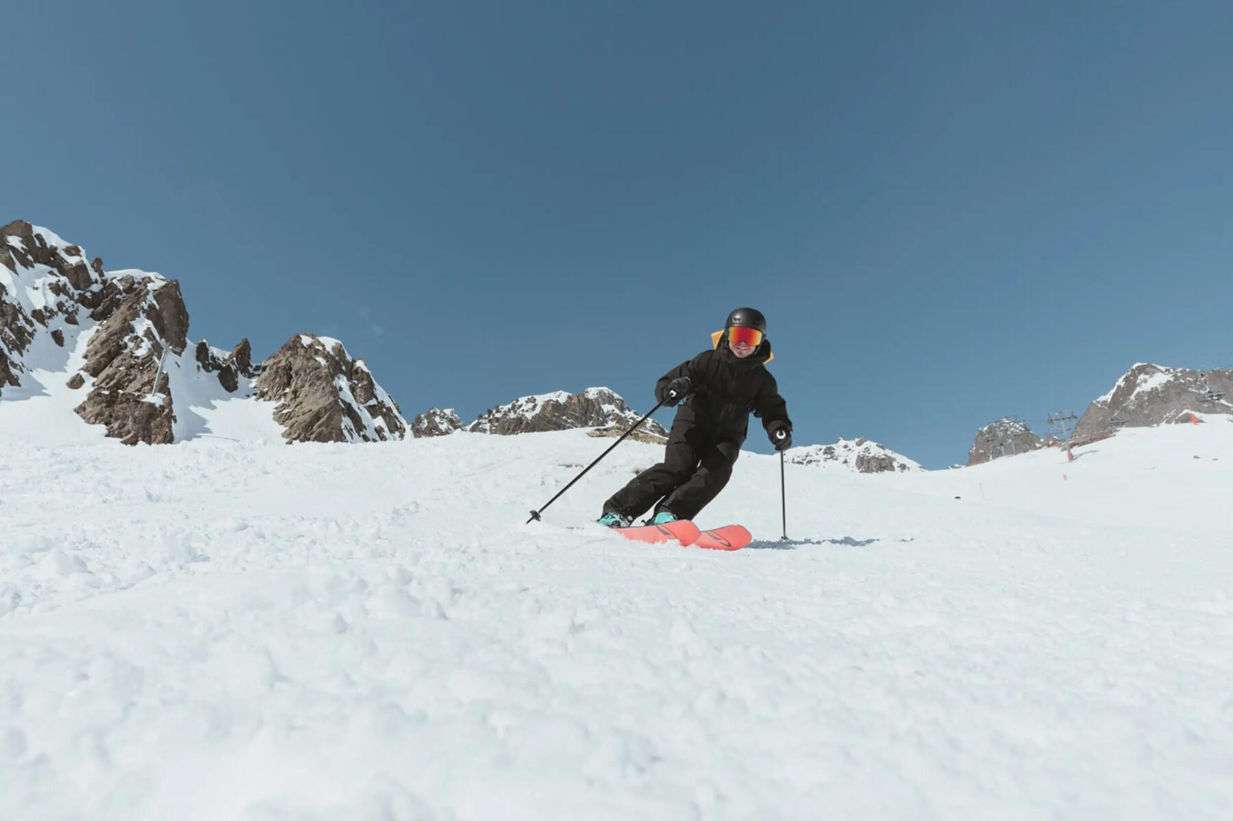 niño esquiando en baqueira beret