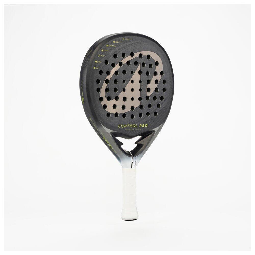 Een rond padel racket van Decathlon