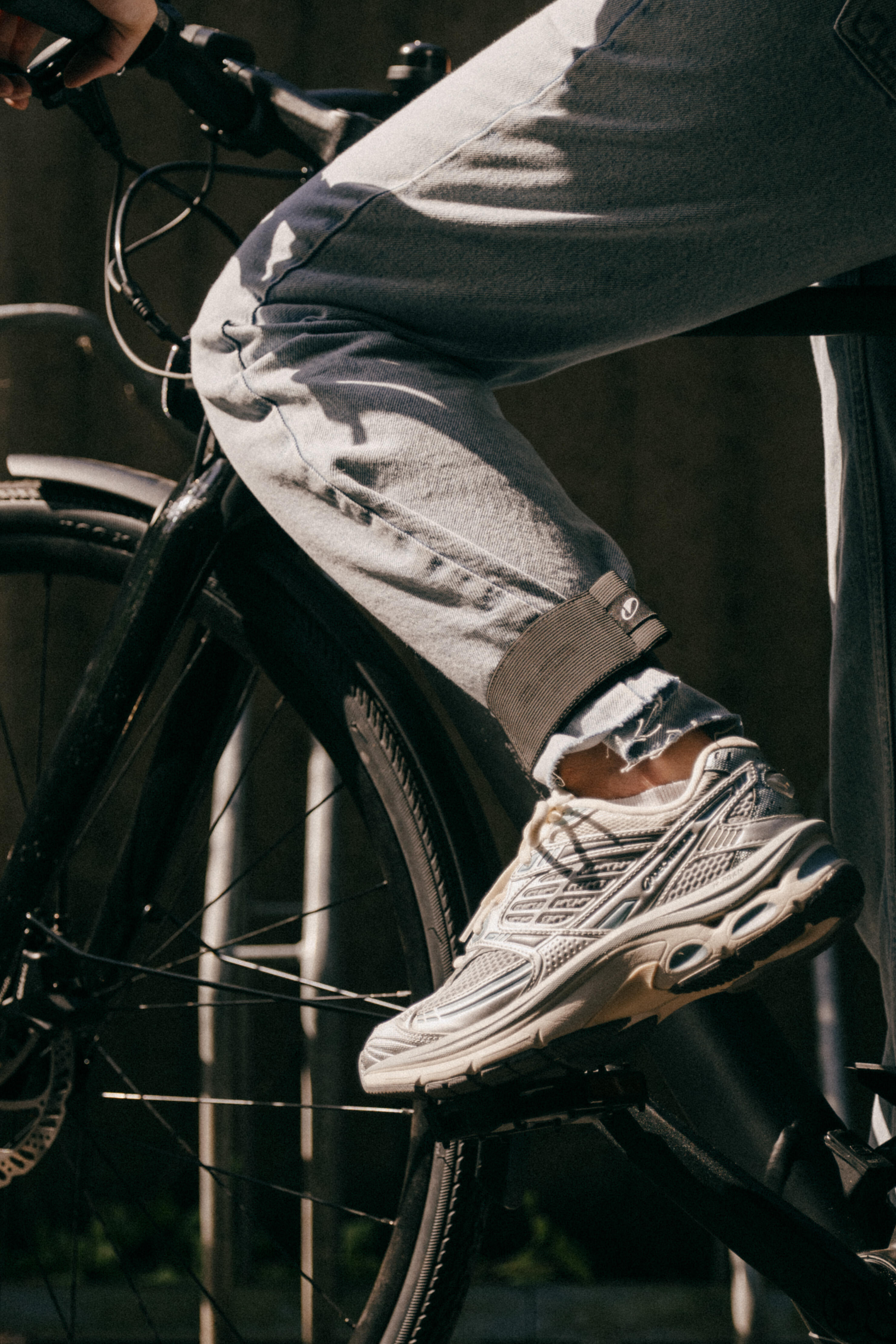 Serre pantalon réflectif élastique vélo ville 900 6/6