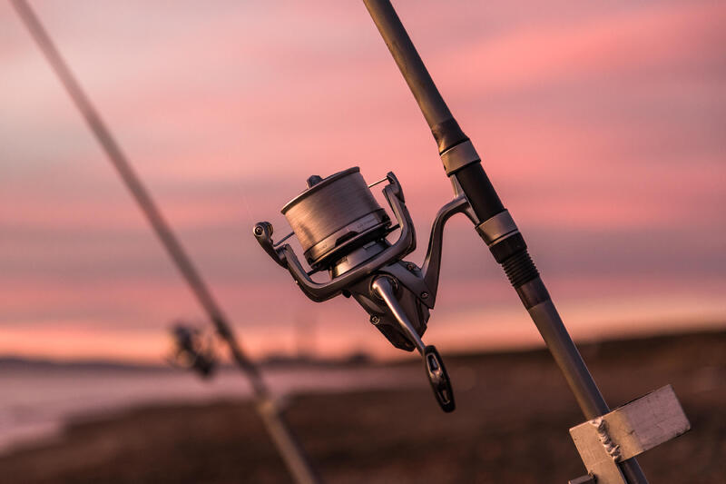 Comment choisir son matériel mer pour débuter en surfcasting ?