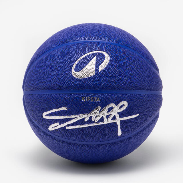 Ballon de basketball taille 7 - GRIP MATCH BT500X signature SARR bleu