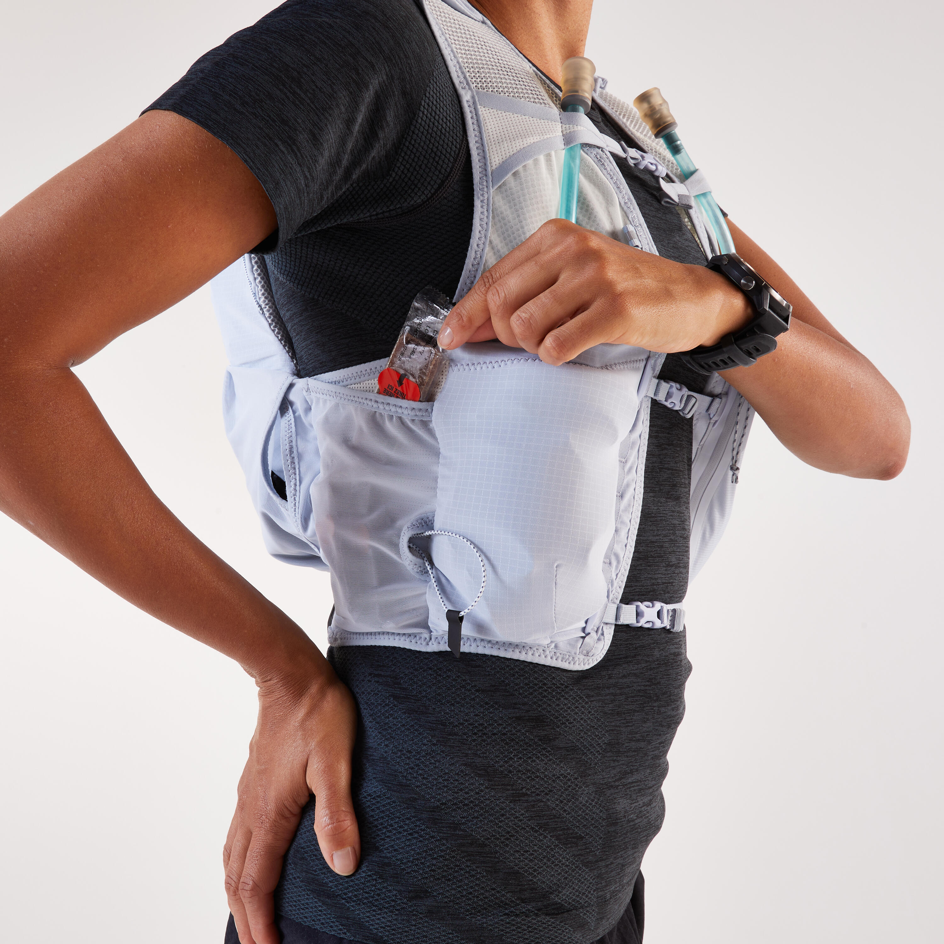Sac trail running femme + 2 flasques 500ml incluses - KIPRUN 900 8L W Bleu 9/16