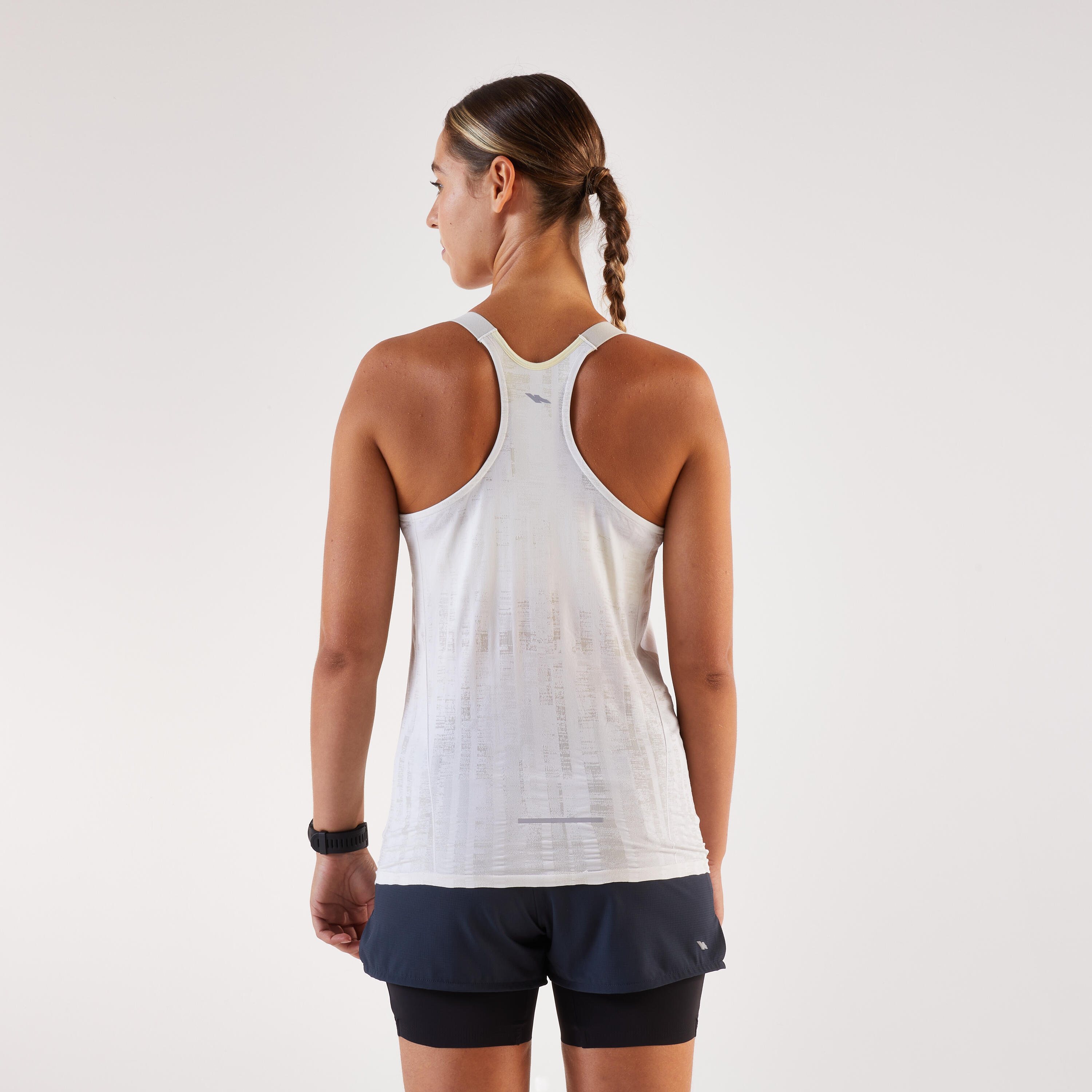 Canotta con reggiseno running donna RUN 500 COMFORT beige 3/8