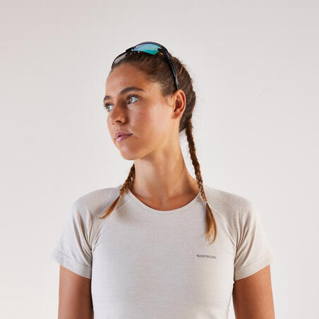 Футболка жіноча Run 500 Comfort для бігу безшовна біла/бежева