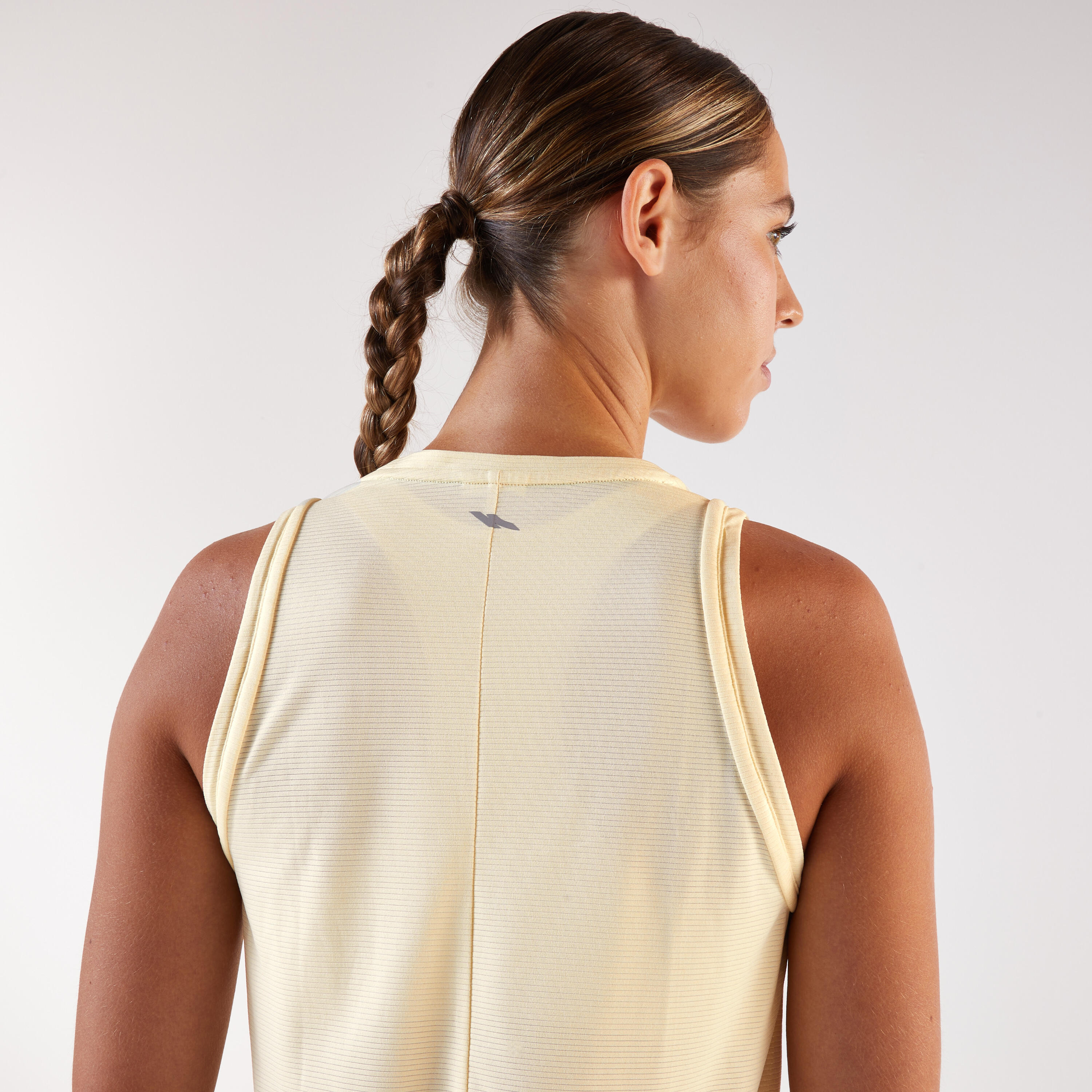 Lauf-Tanktop kurz Damen atmungsaktiv, Kiprun Run 500 gelb 3/13