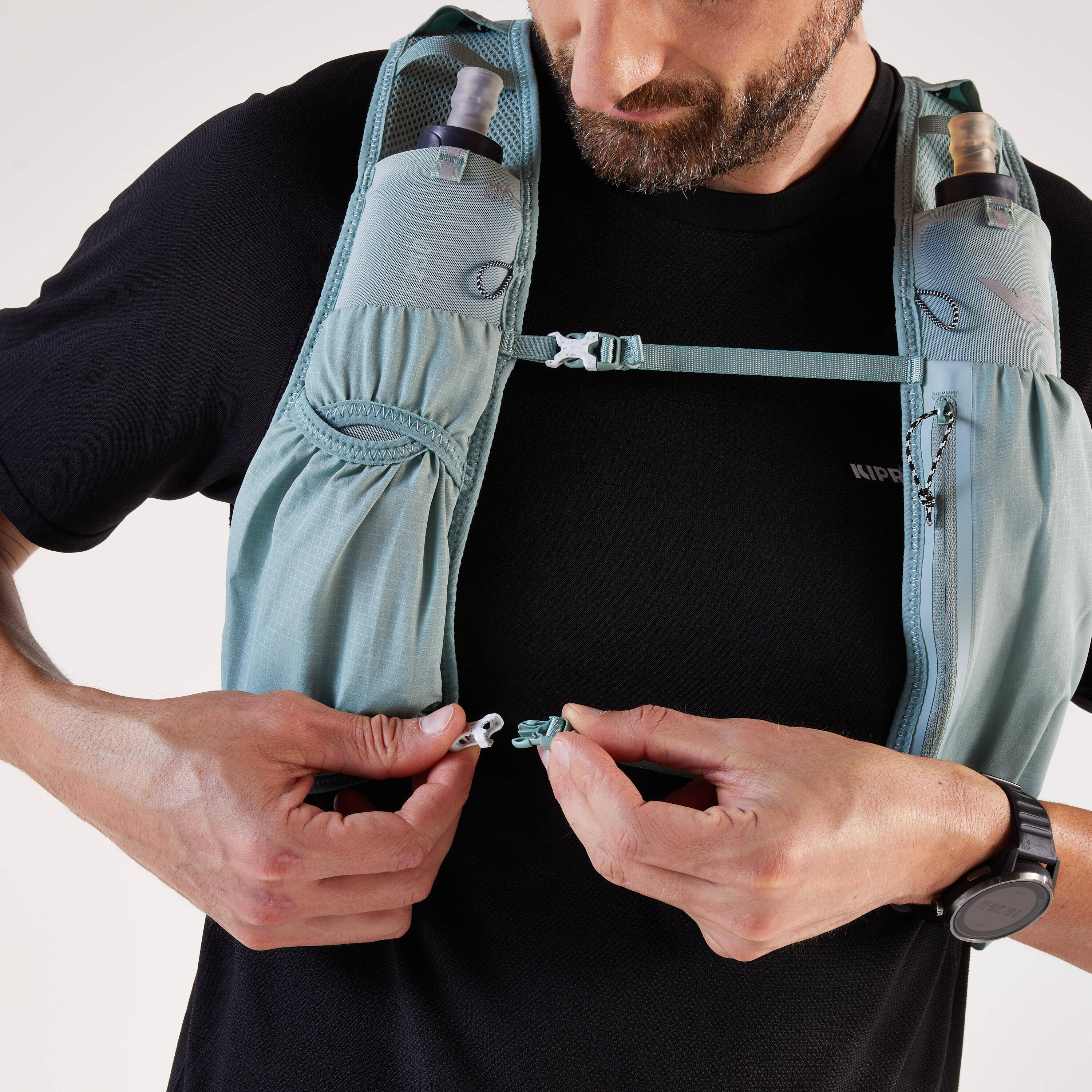 KIPRUN 500 5L - Unisex Trail Running Bag 1 L Water Bladder Included - Green -  1